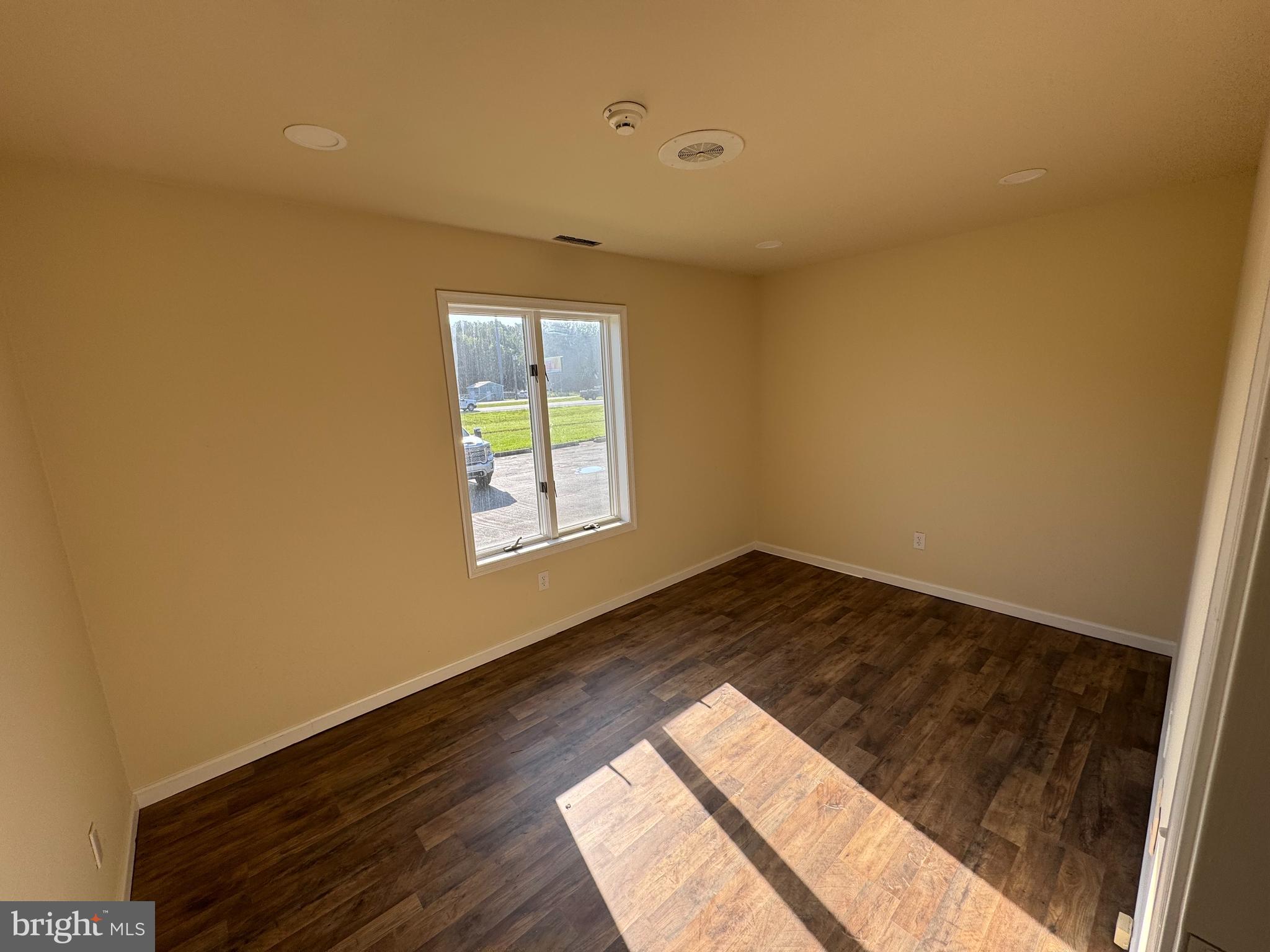 20200 DUPONT BOULEVARD