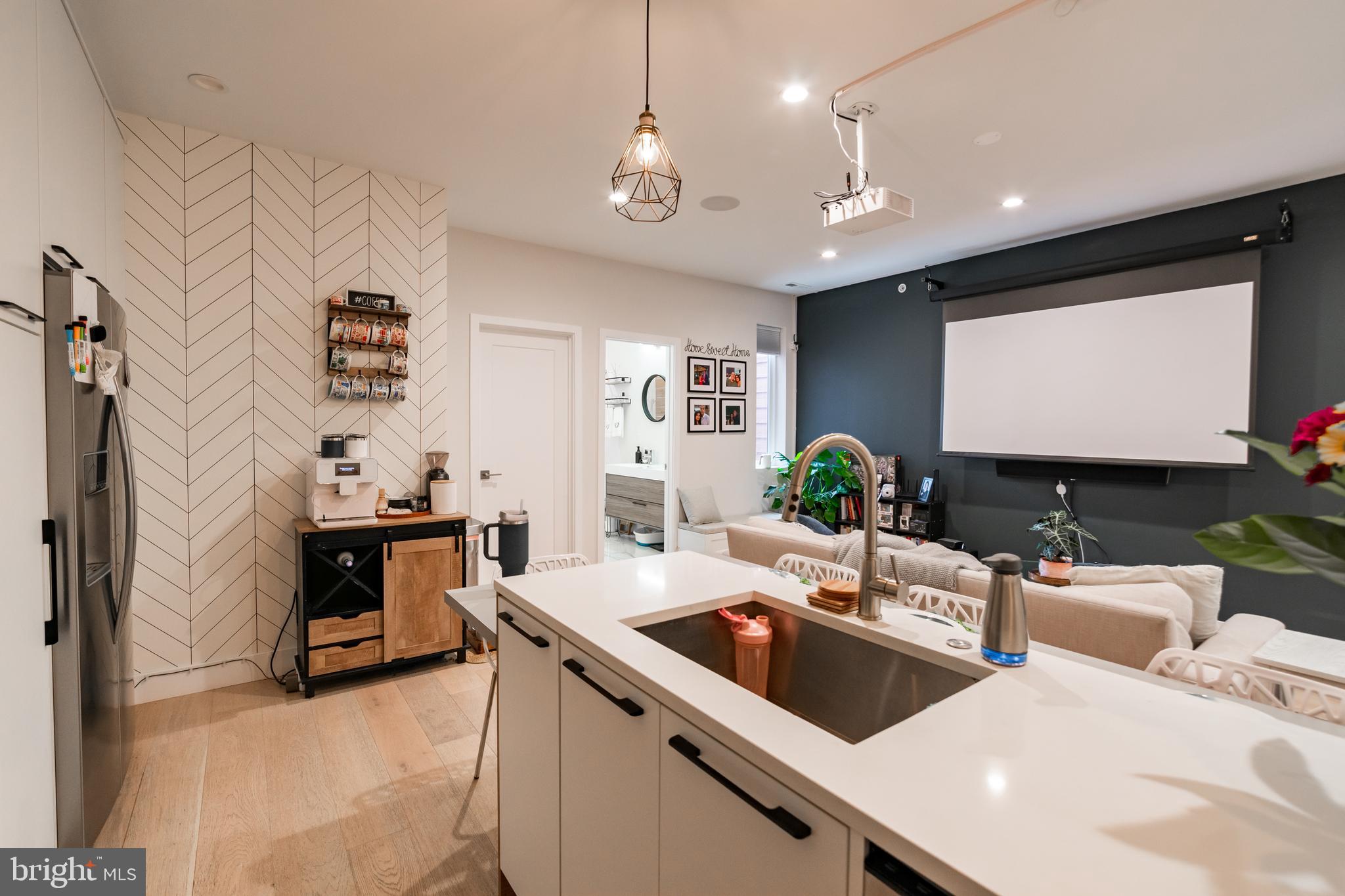 1612 GERMANTOWN AVENUE UNIT 3