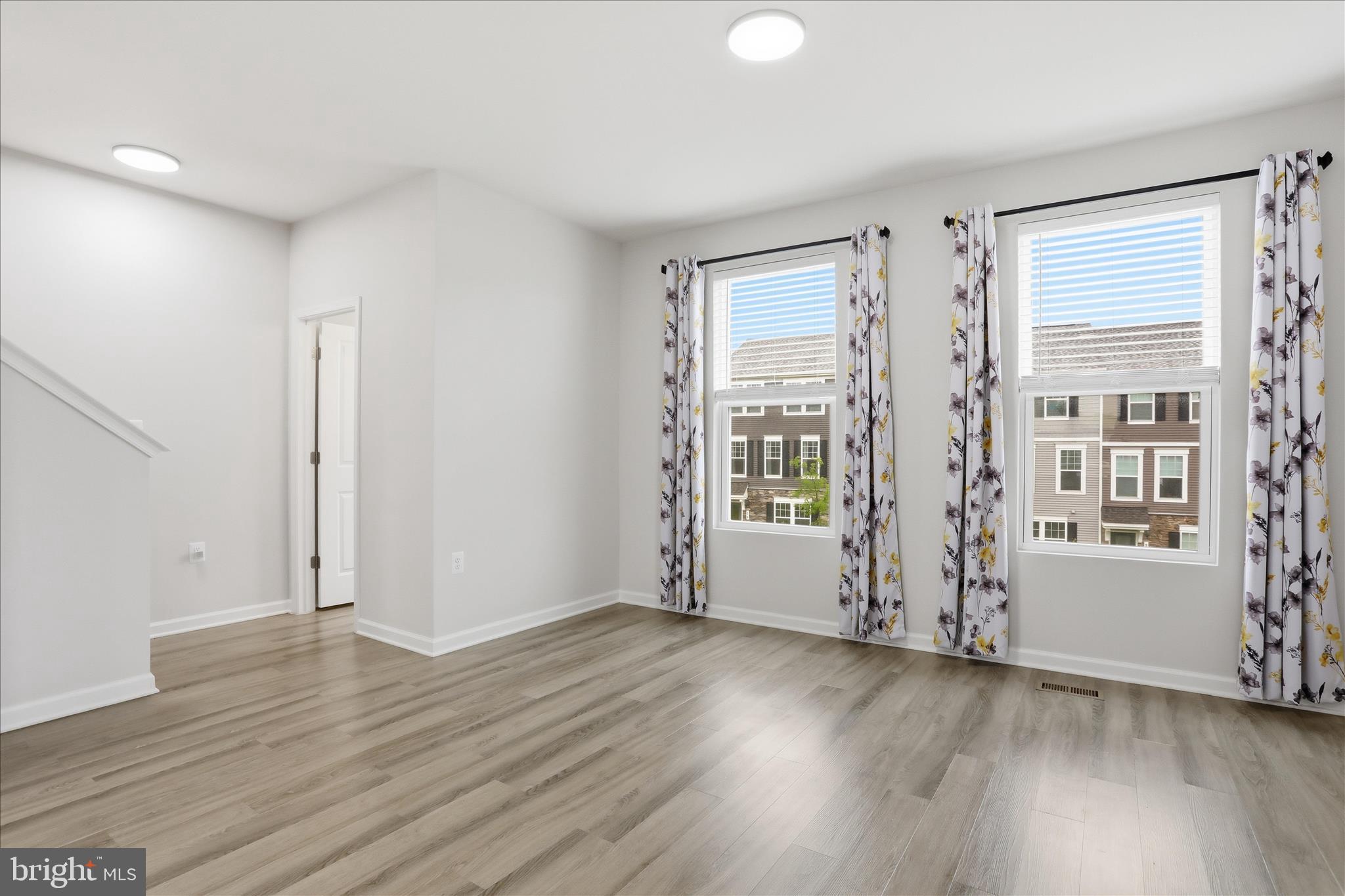 PRESIDENTS POINTE - Residential