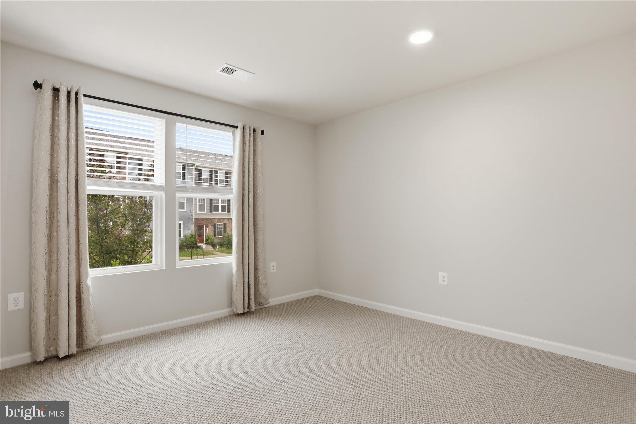 PRESIDENTS POINTE - Residential