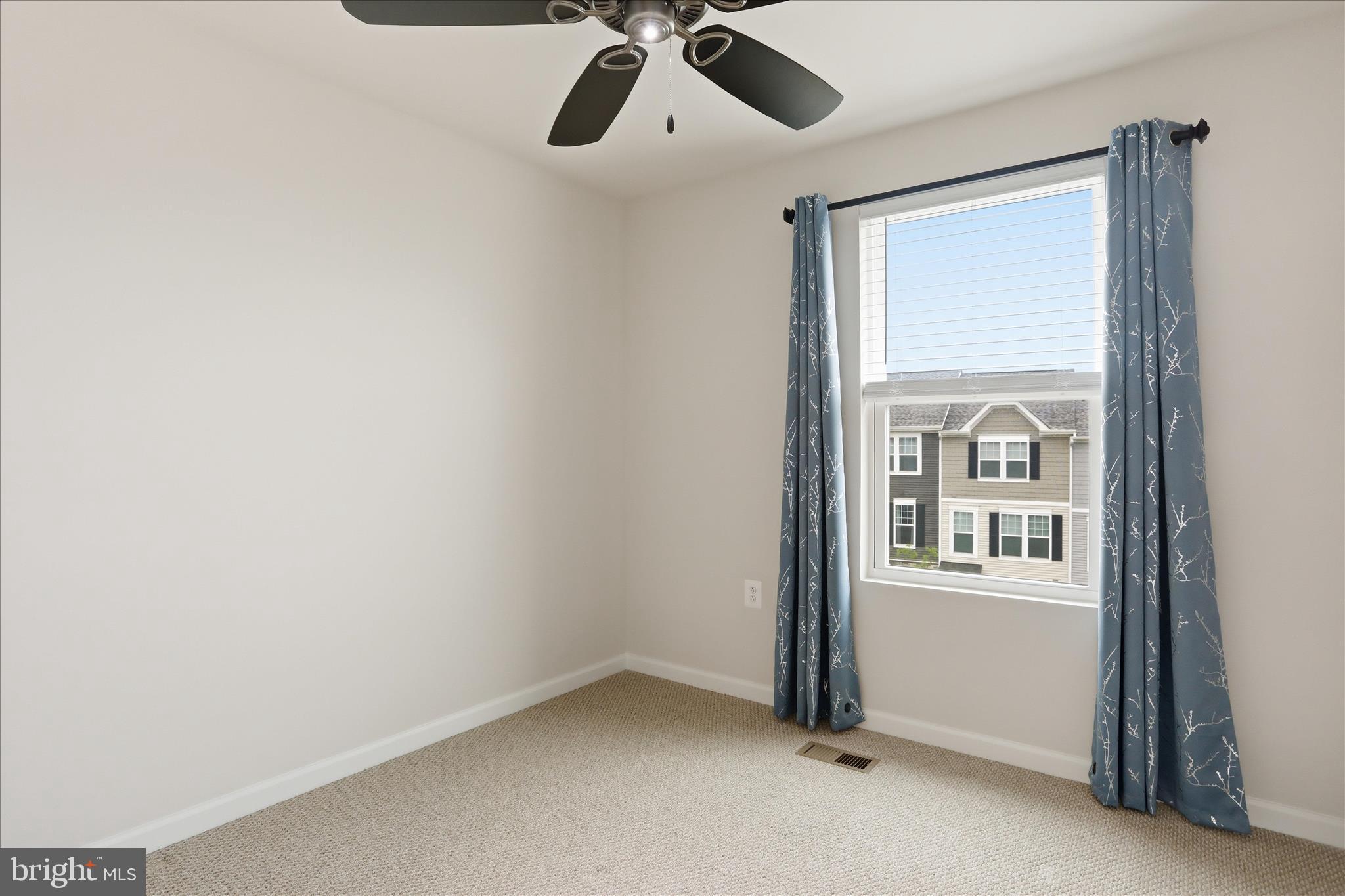 PRESIDENTS POINTE - Residential