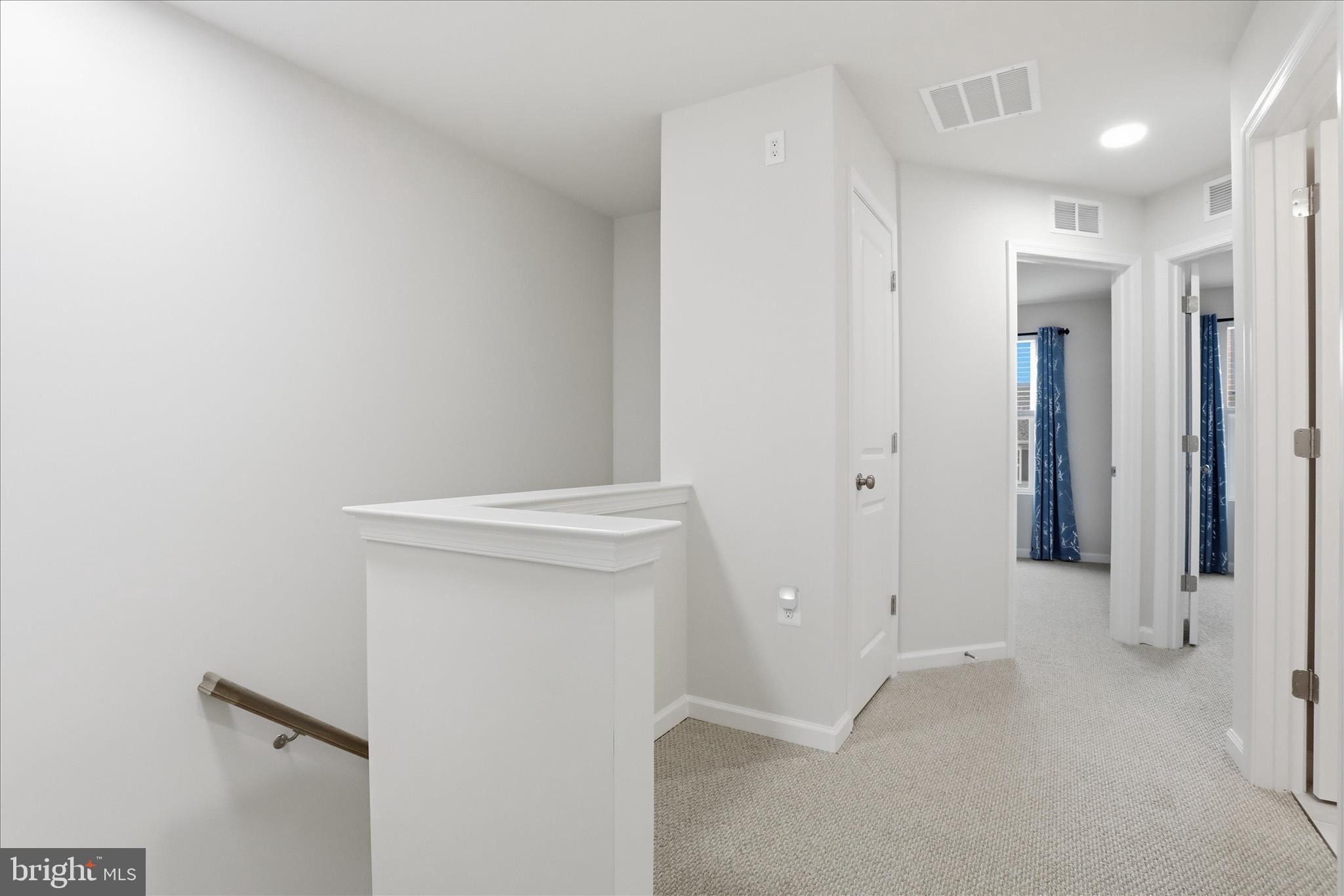 PRESIDENTS POINTE - Residential