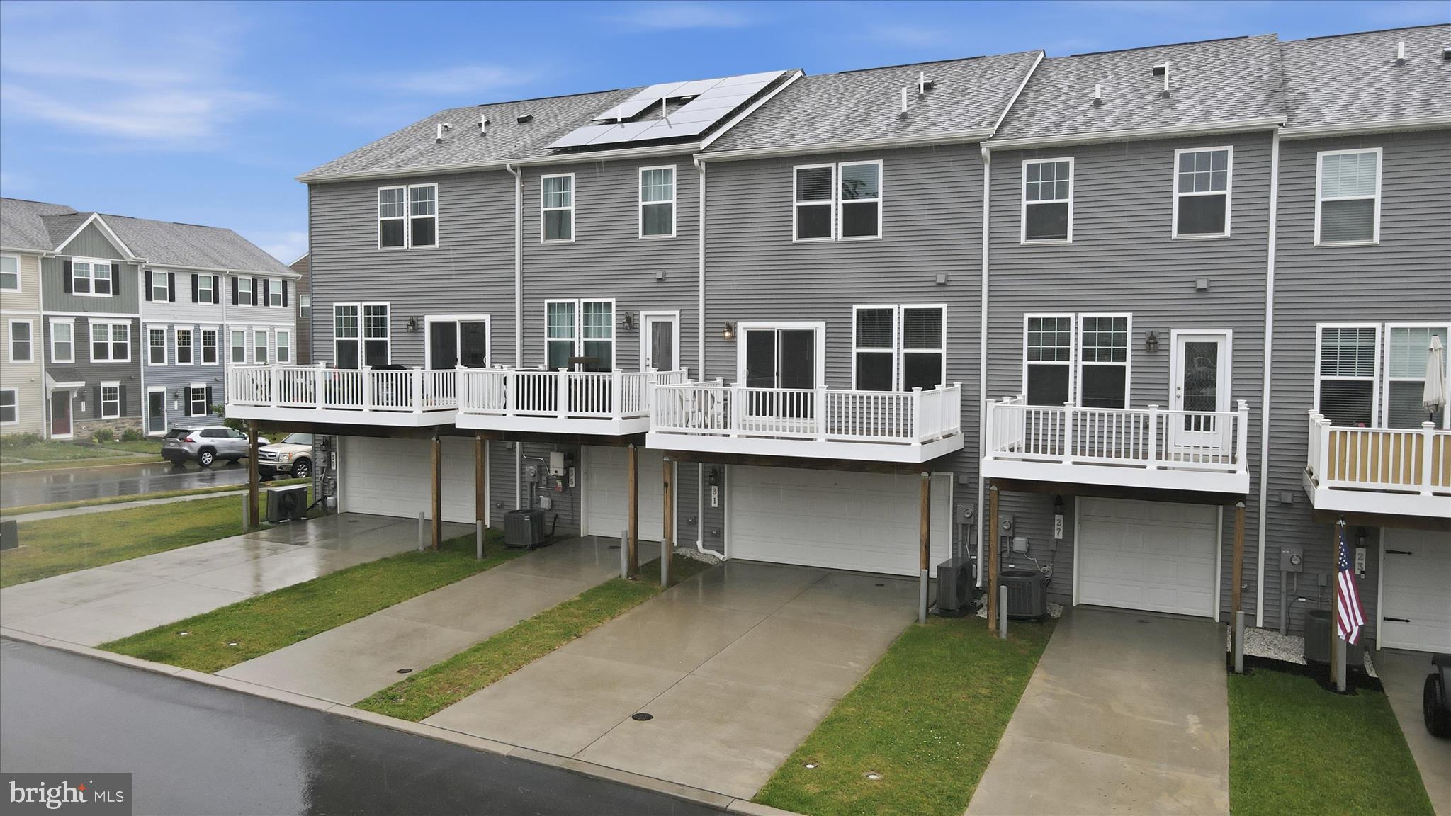 PRESIDENTS POINTE - Residential