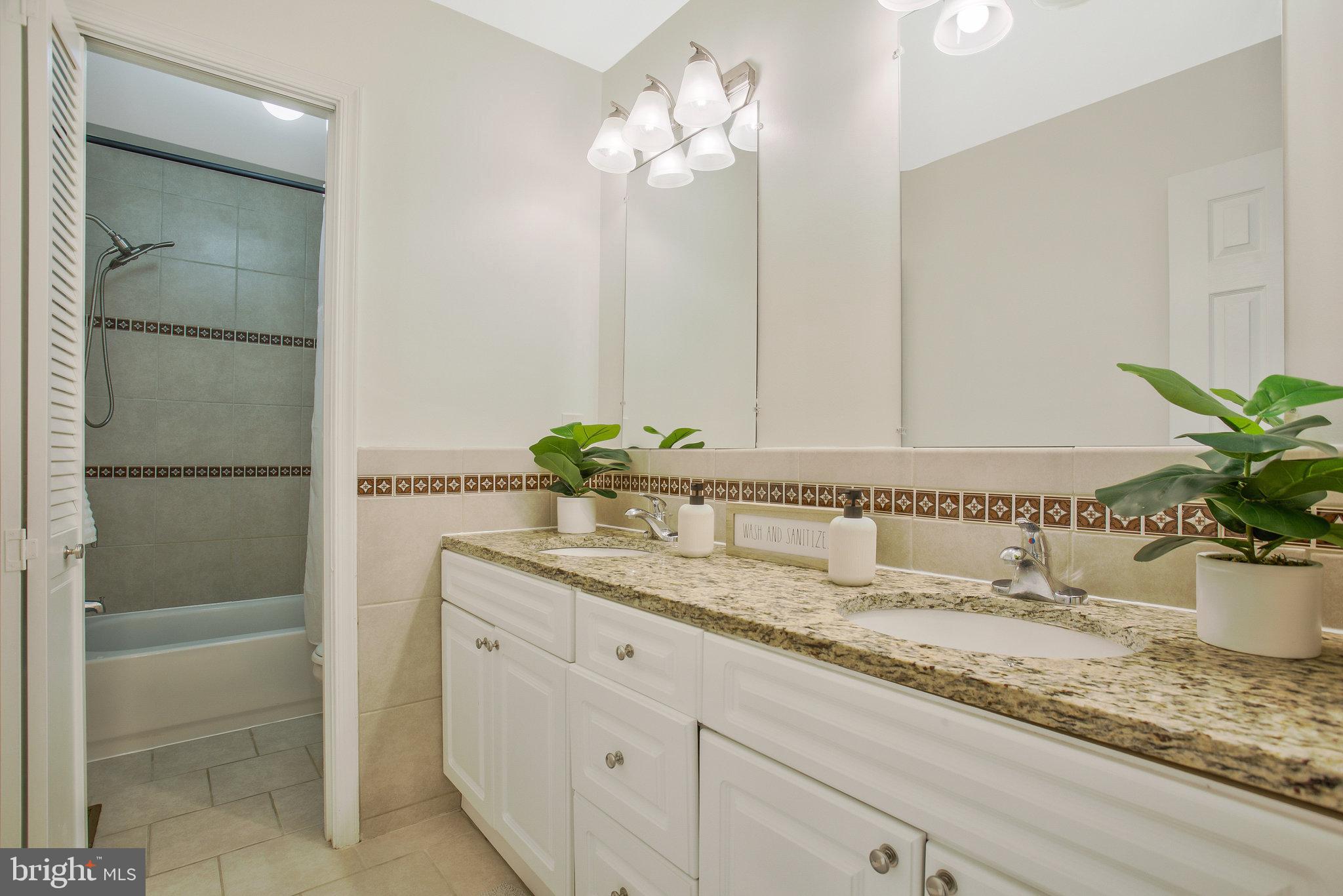 TANGLEWOOD TOWNHOMES - Residential