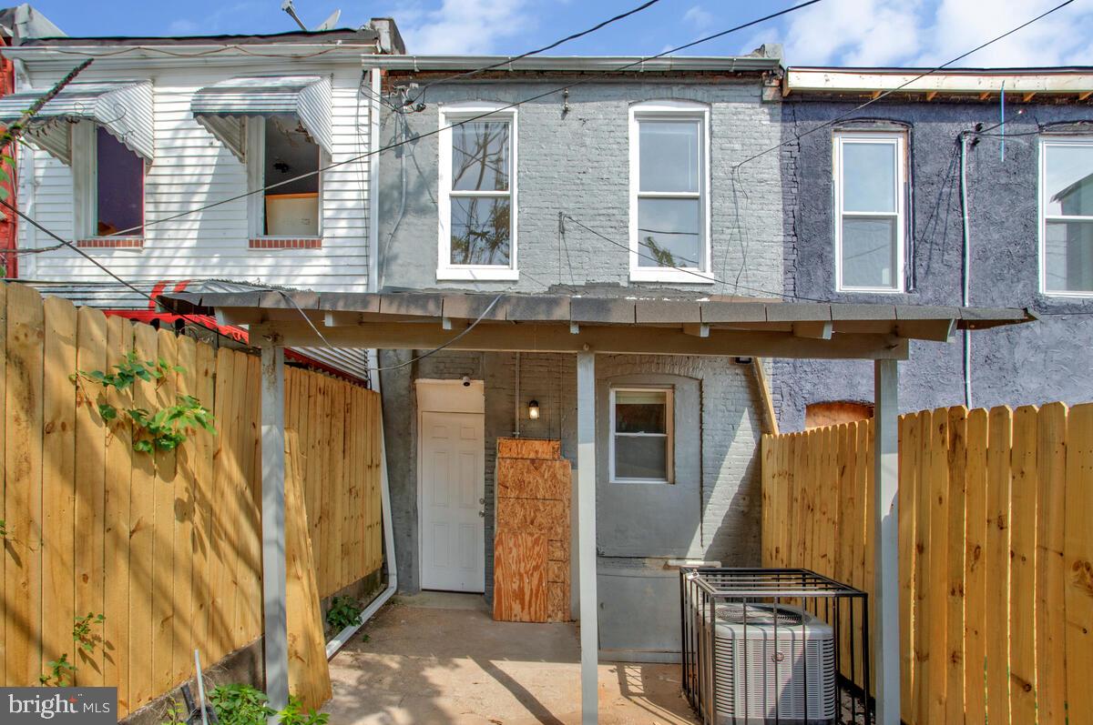 HOLLINS MARKET - Residential