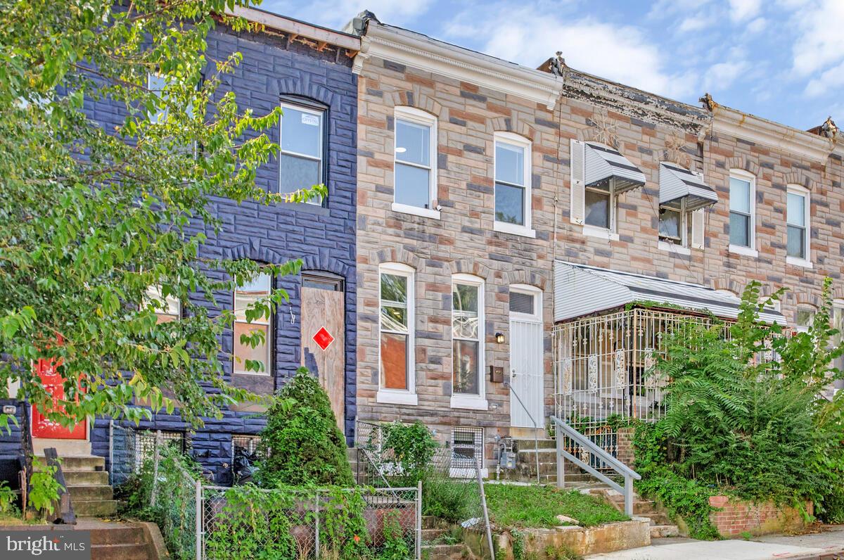HOLLINS MARKET - Residential