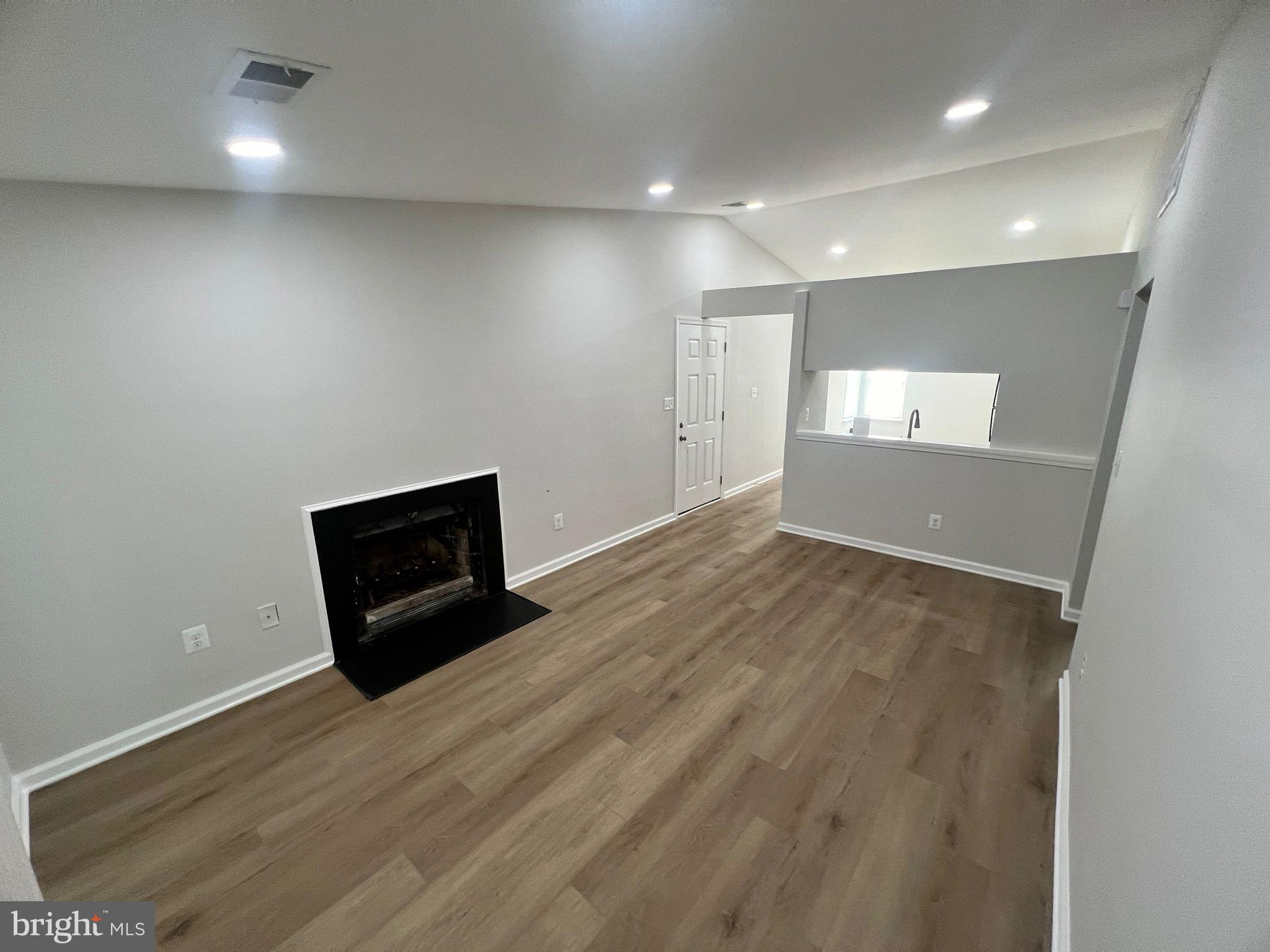 FREDERICKTOWNE VILLAGE - Residential Lease