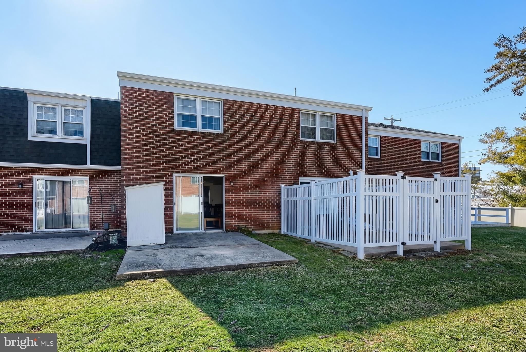 COLONY PARK CONDOS - Residential