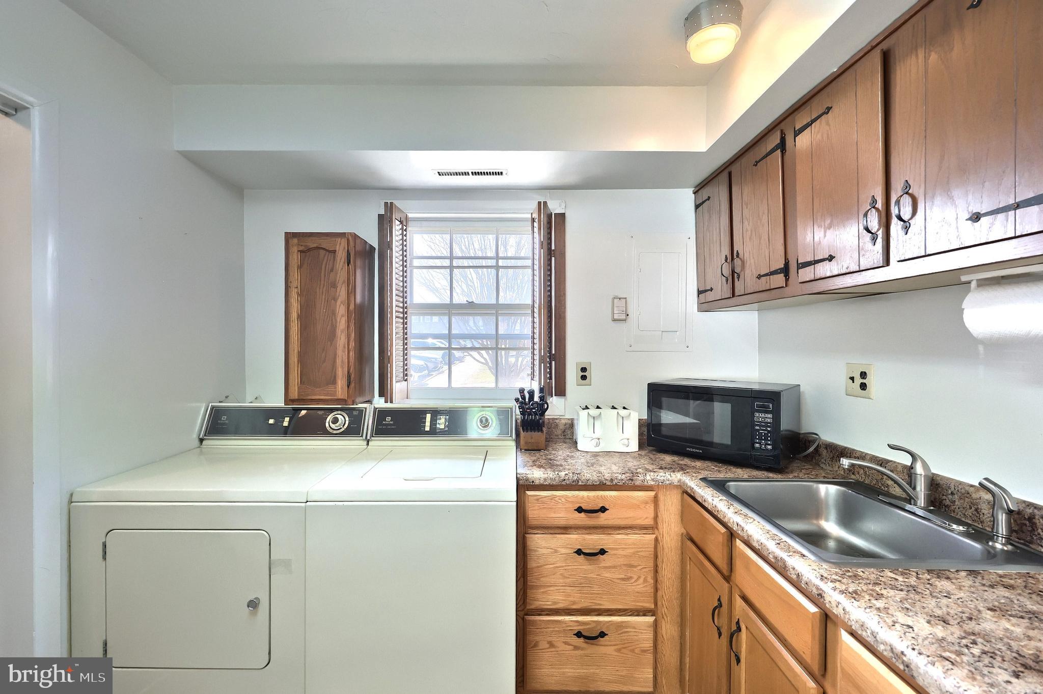 COLONY PARK CONDOS - Residential