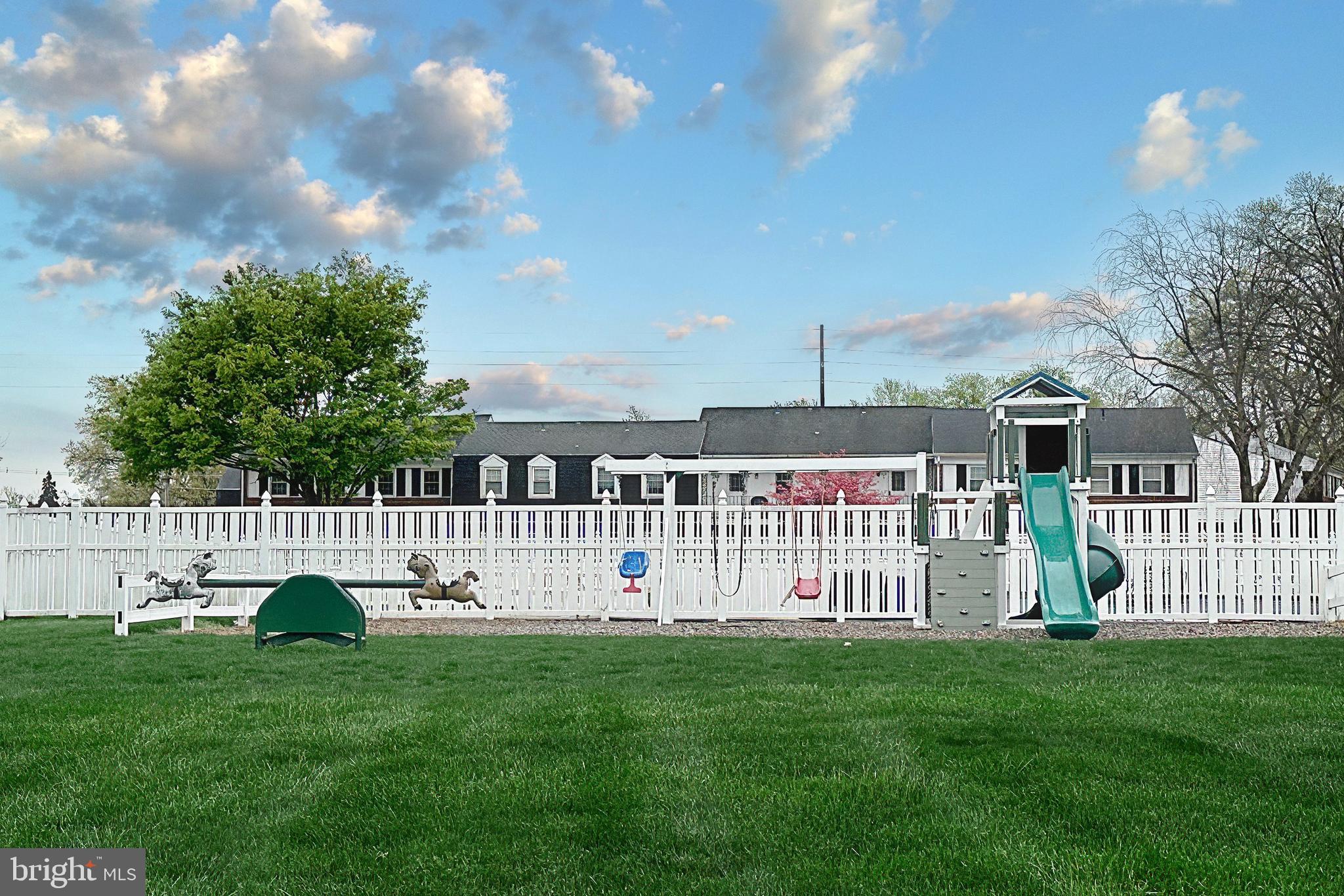 COLONY PARK CONDOS - Residential