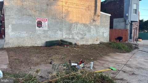 Vacant Land For Sale - 820 W Schiller Street<br/> PHILADELPHIA, PA 19140