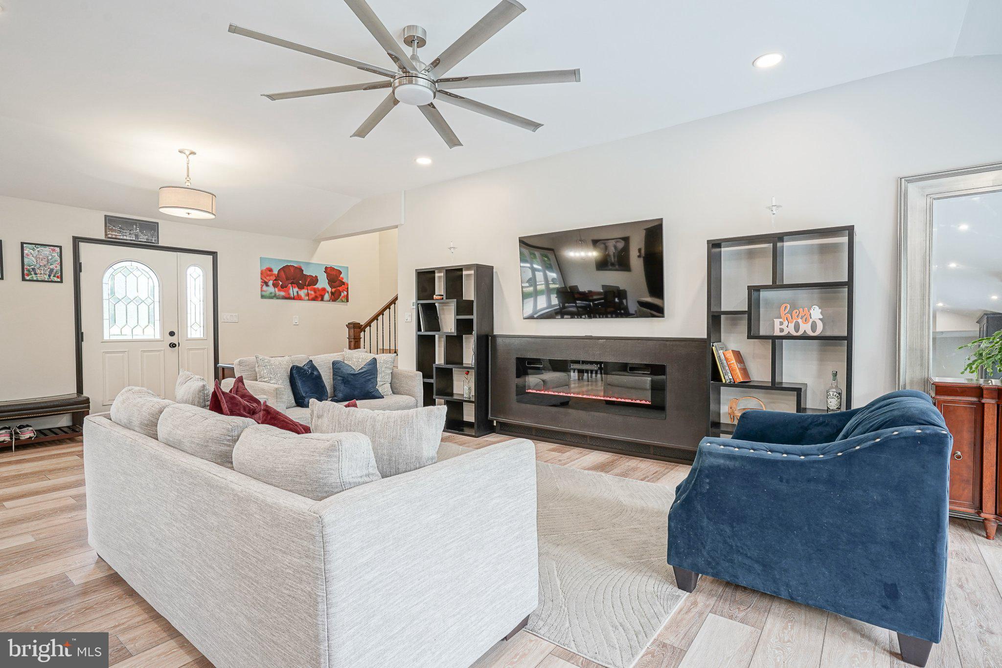 113 BELVEDERE AVENUE - Photo 2