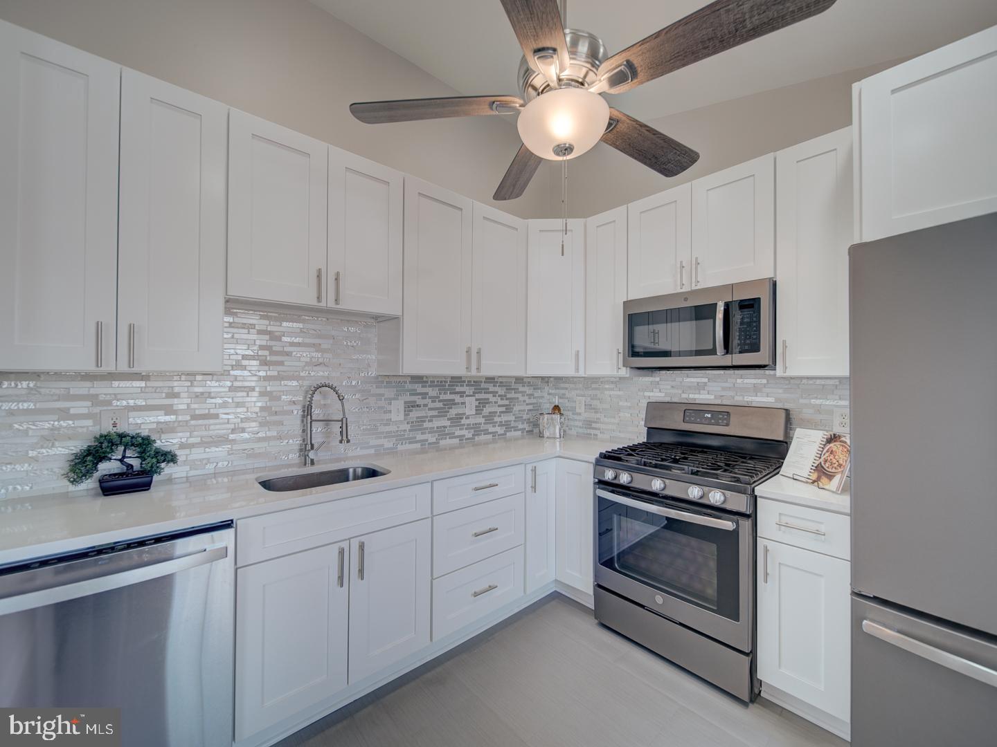 SOUTH MEADOWS - Residential