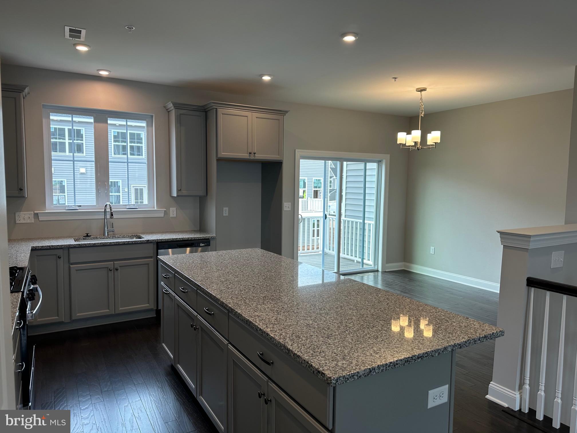 IRONWOOD - Residential Lease