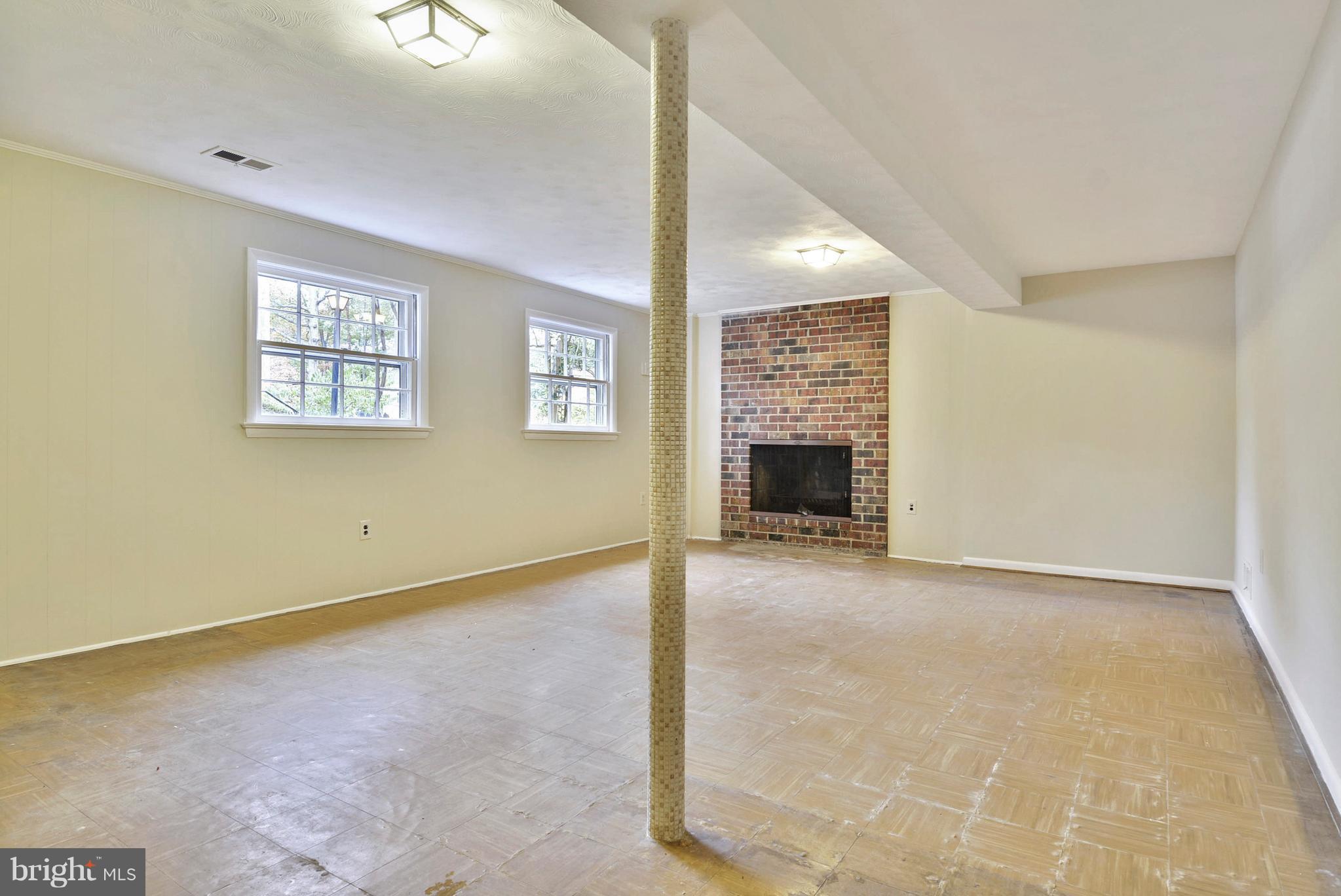 CREST PARK - Residential Lease