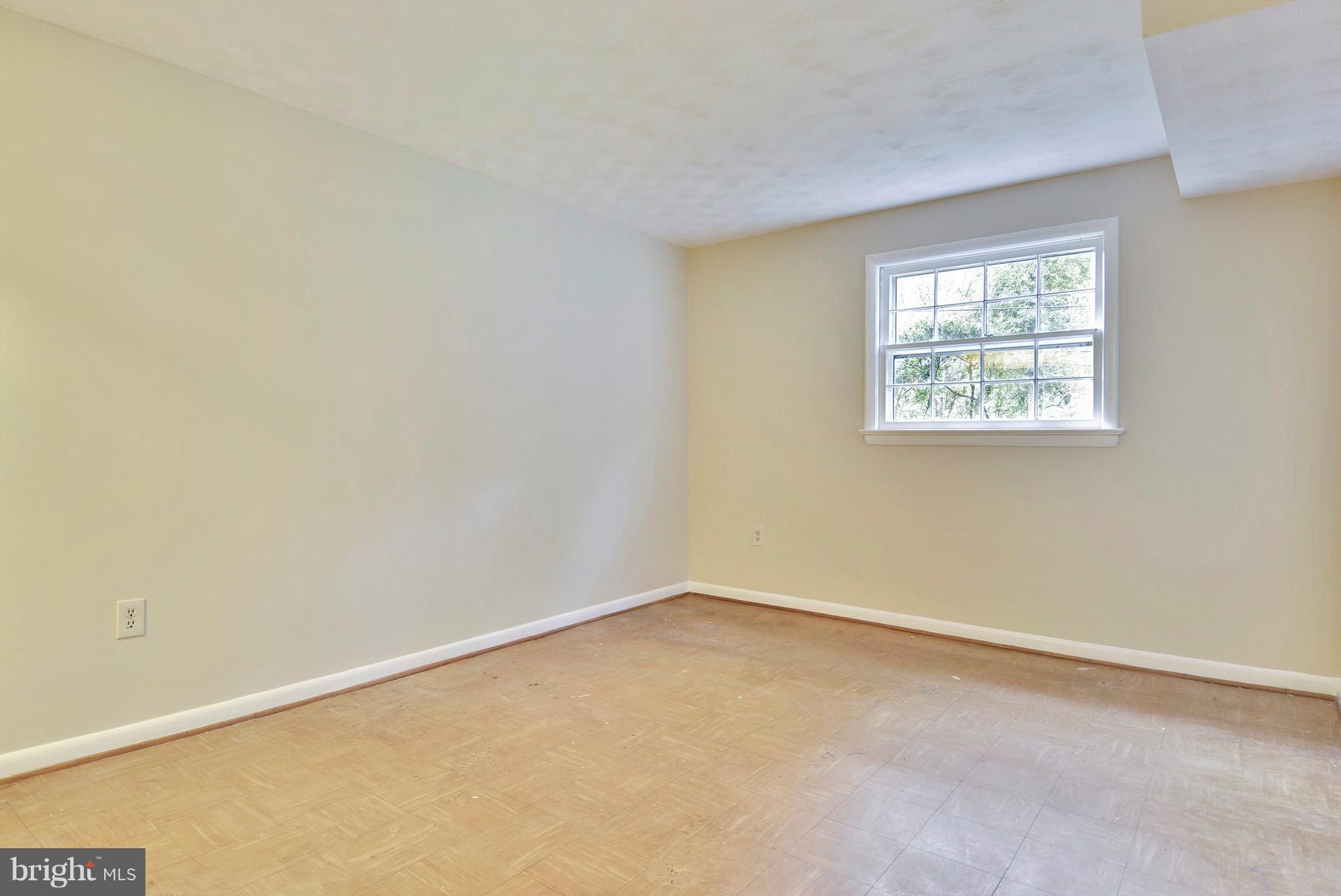 CREST PARK - Residential Lease