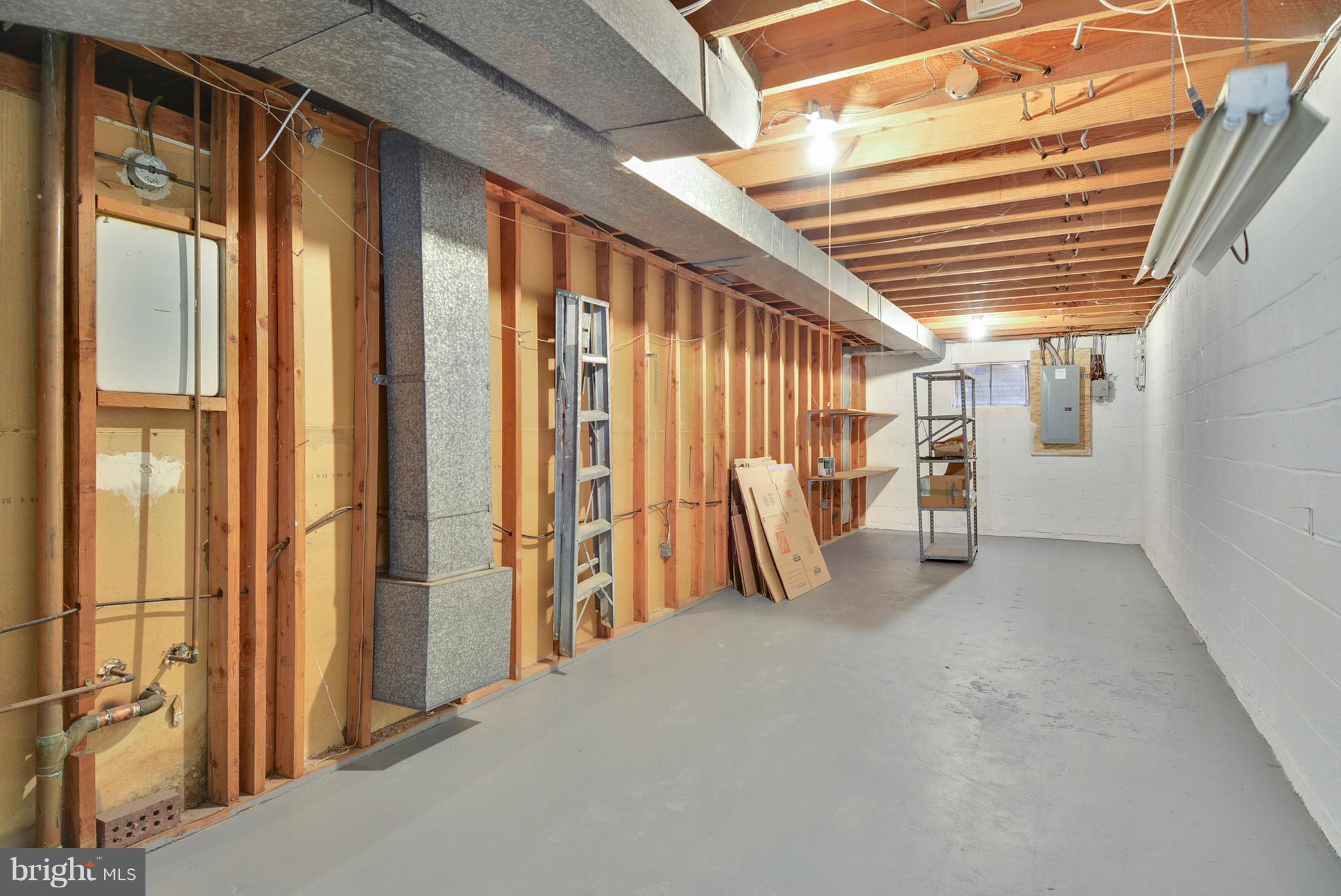 CREST PARK - Residential Lease