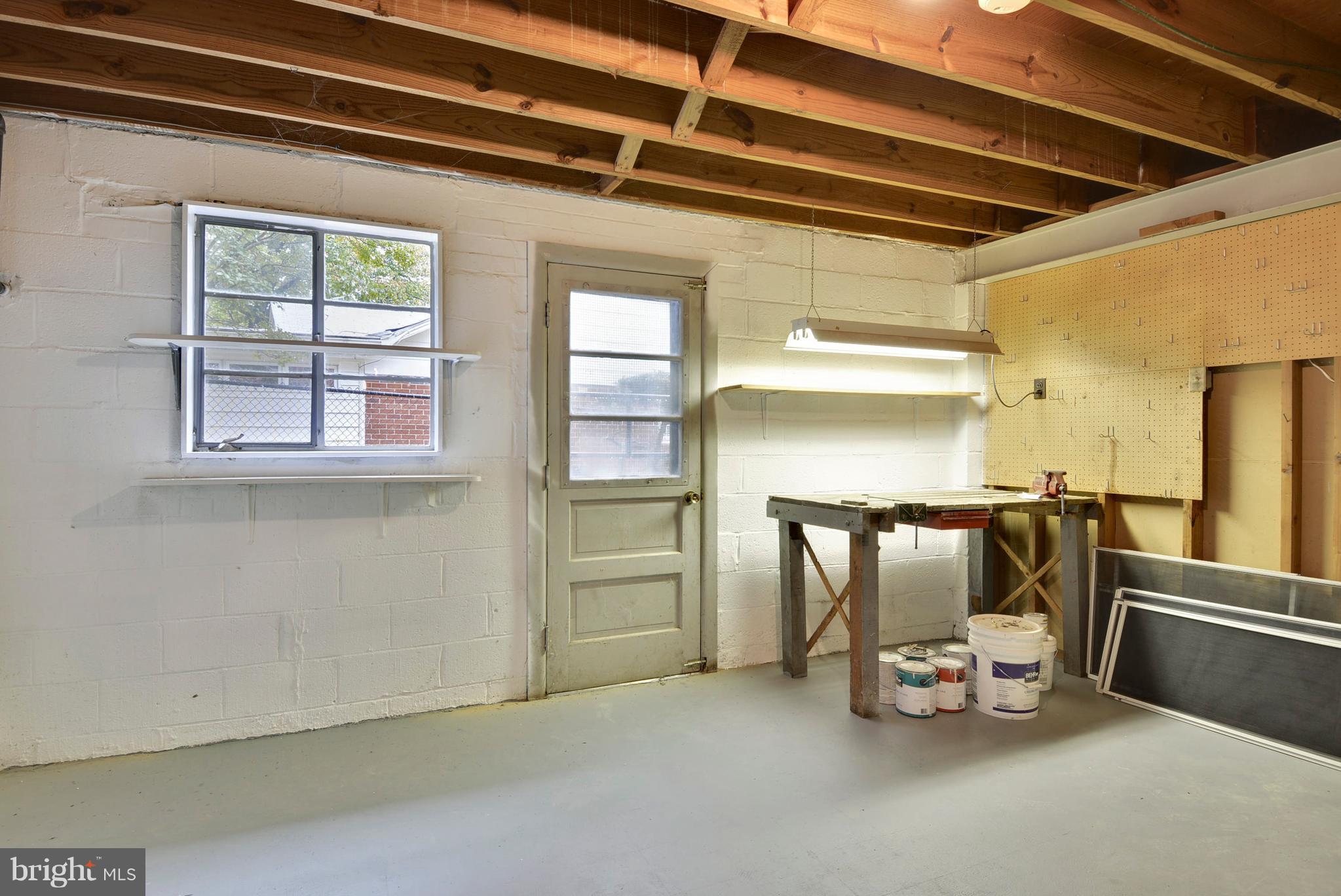 CREST PARK - Residential Lease