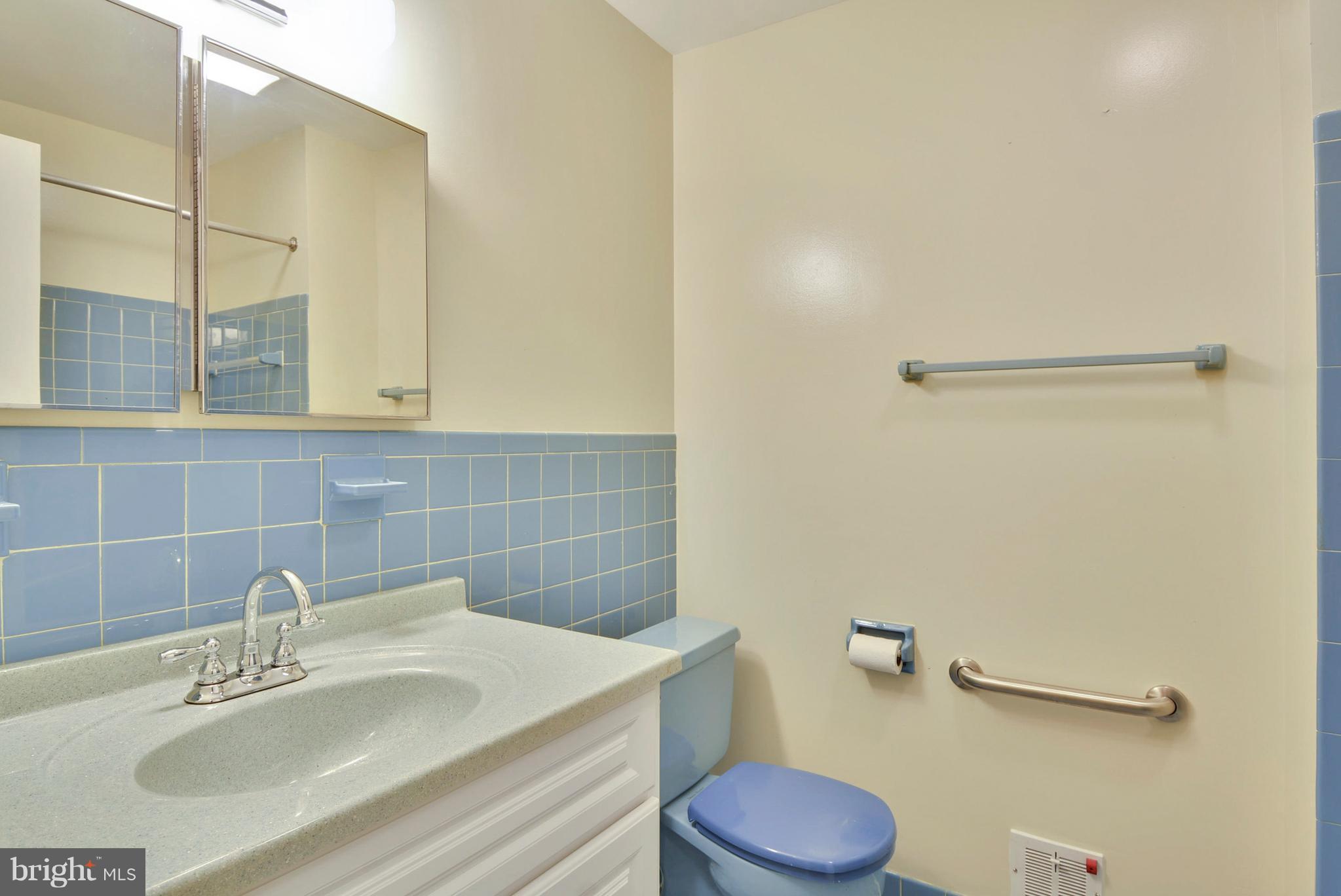 CREST PARK - Residential Lease