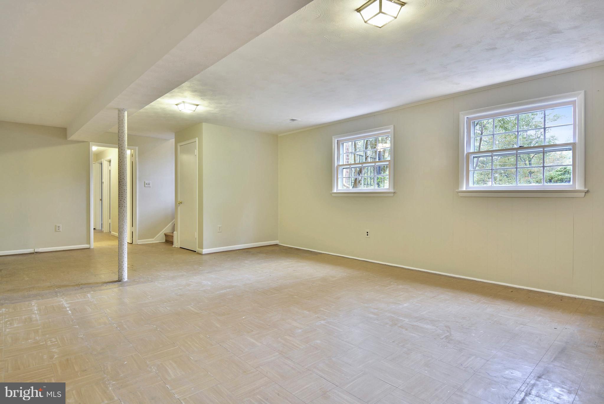 CREST PARK - Residential Lease