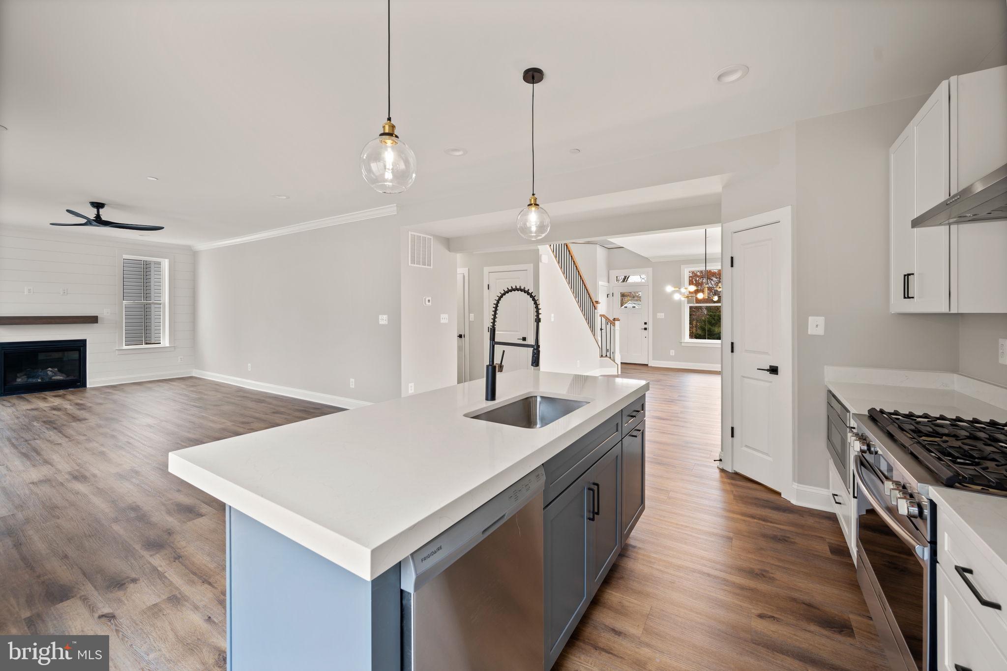 CARNEY GROVE - Residential