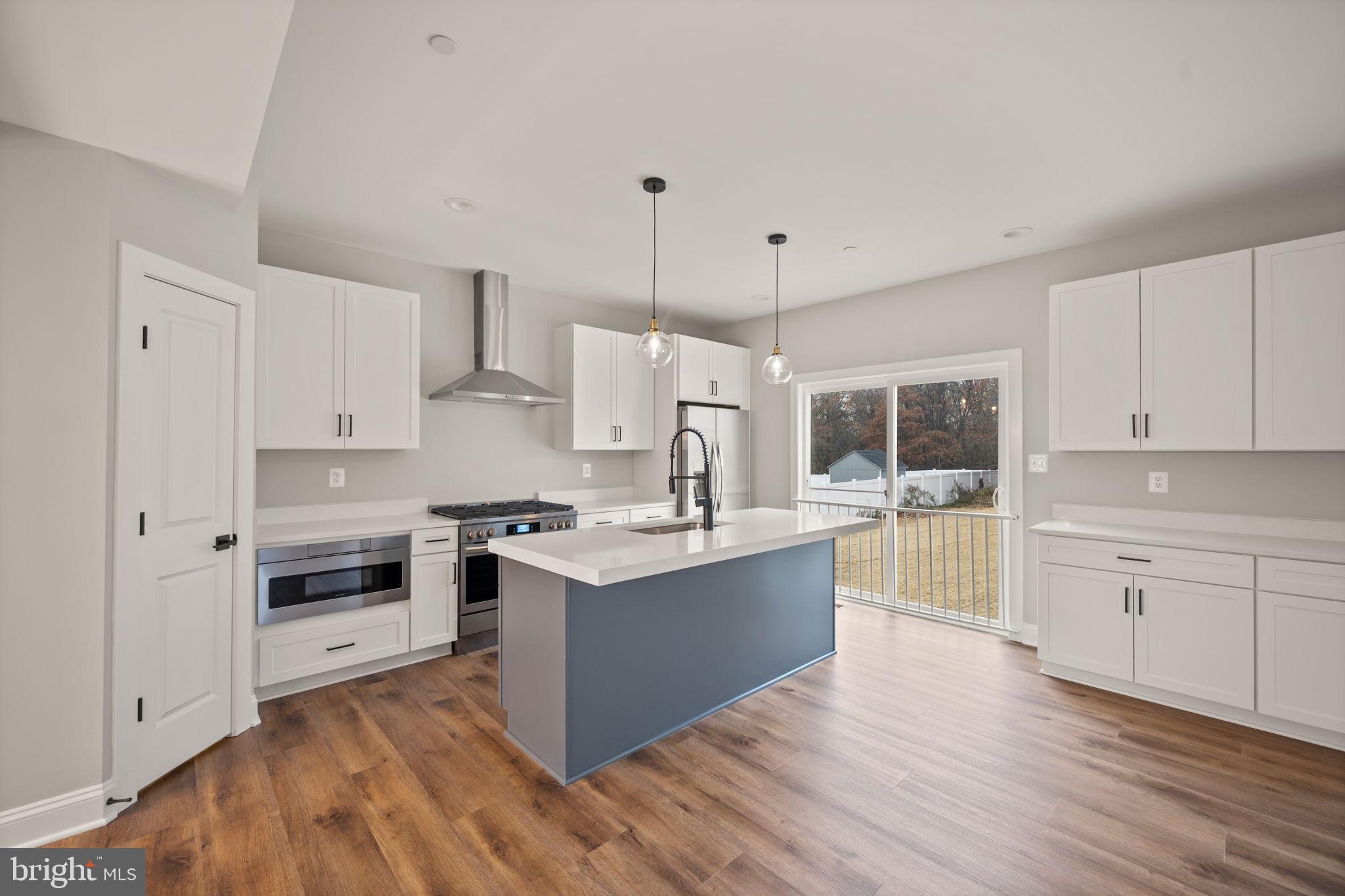 CARNEY GROVE - Residential