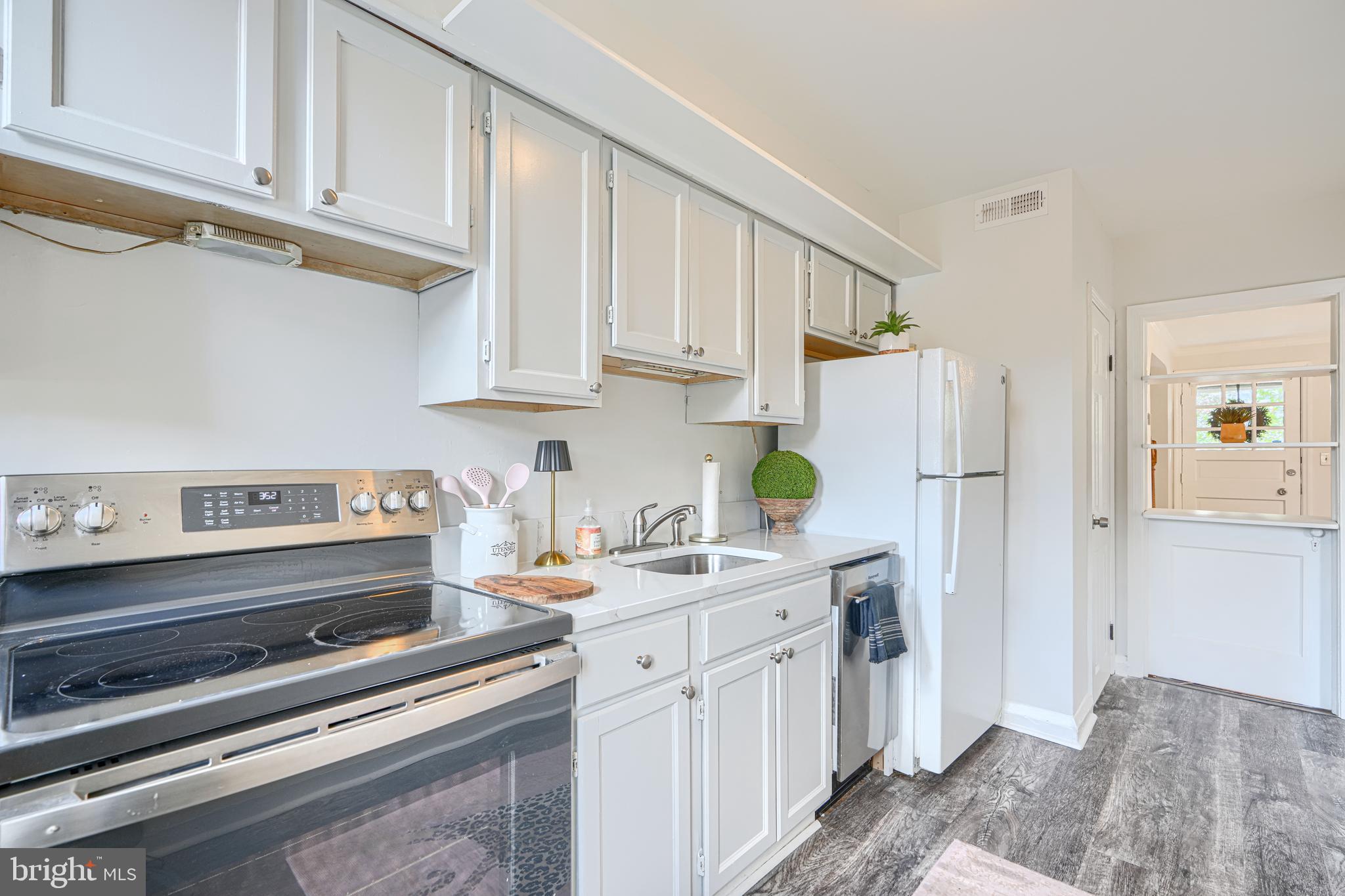 AIGBURTH - Residential