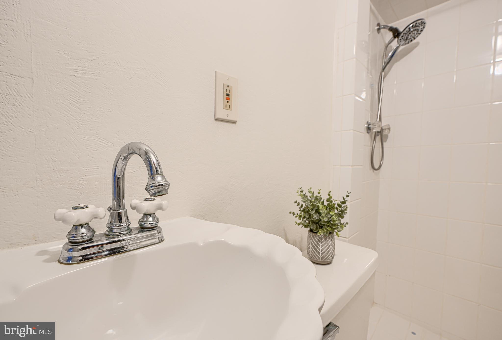 AIGBURTH - Residential