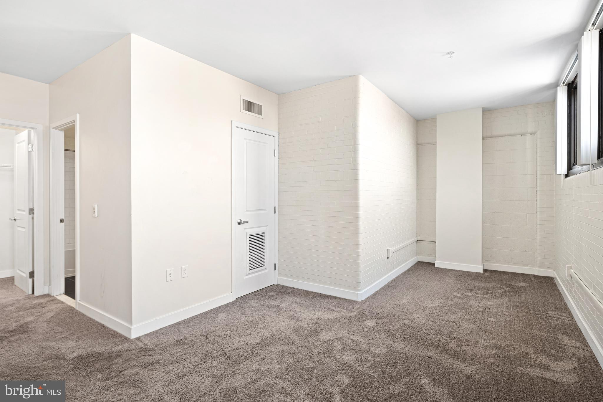 CENTER CITY - Residential Lease