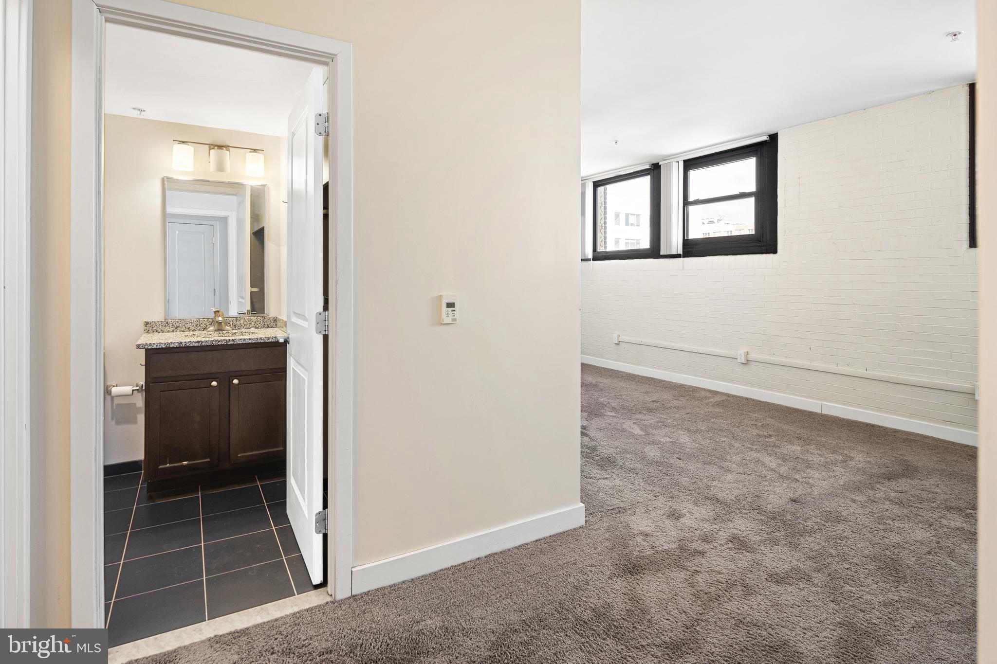 CENTER CITY - Residential Lease