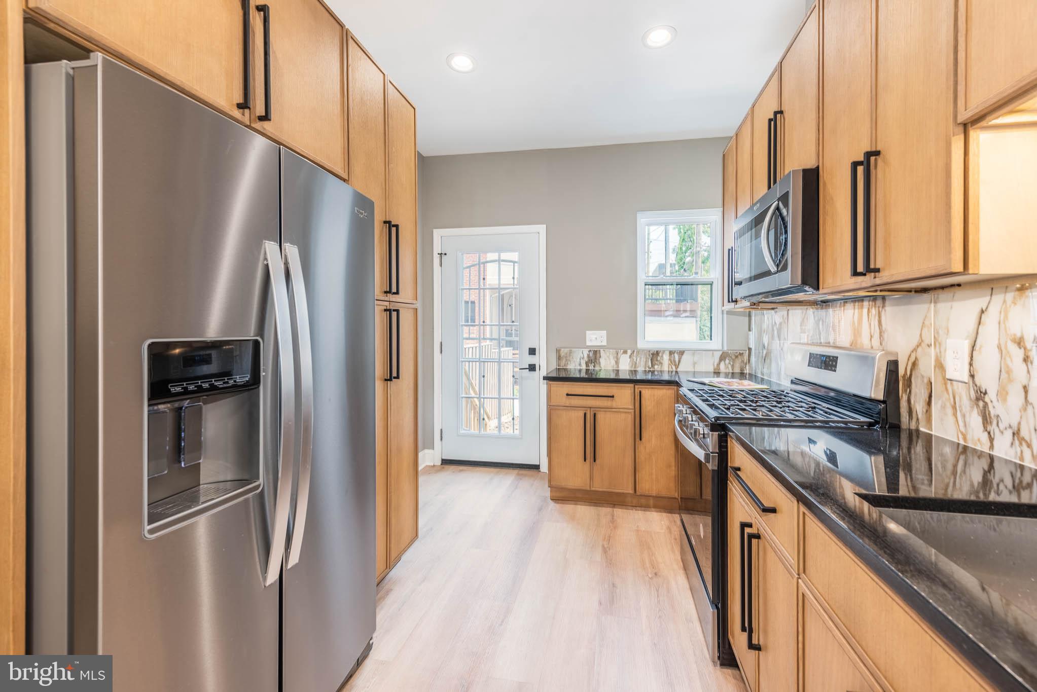 BROADWAY EAST - Residential