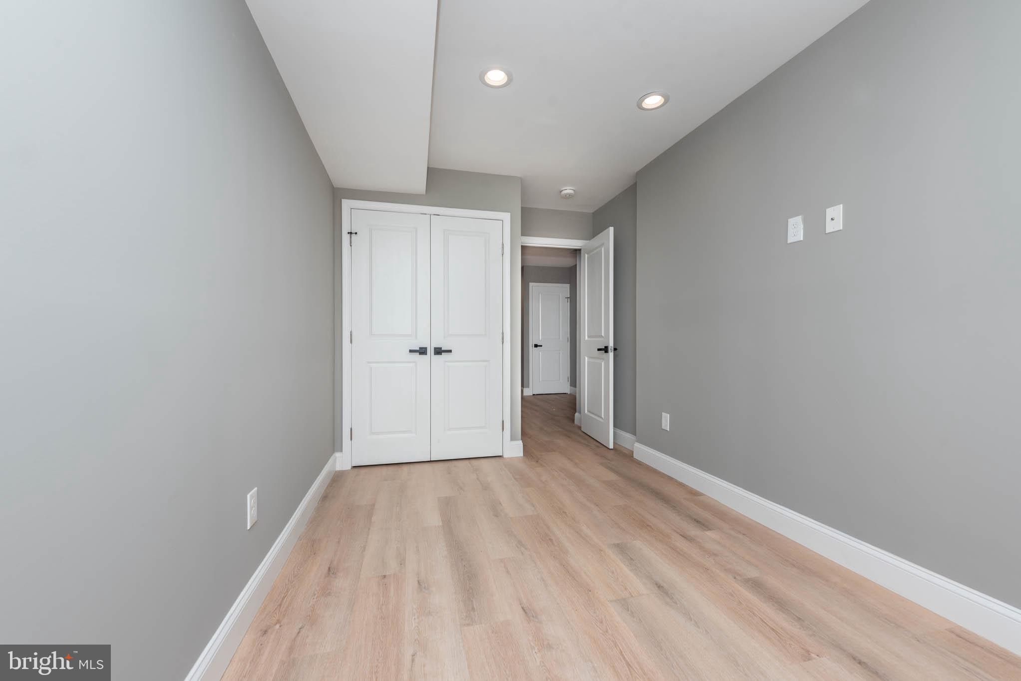 BROADWAY EAST - Residential