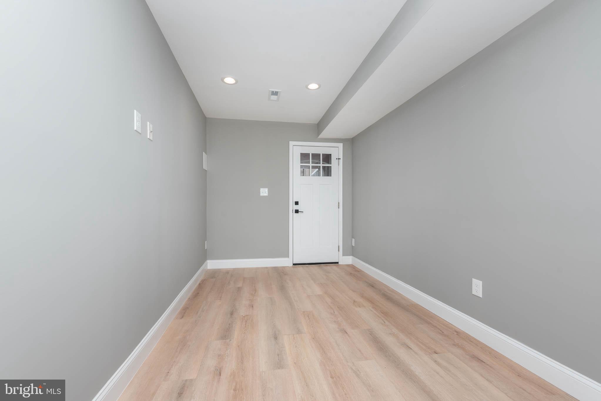 BROADWAY EAST - Residential