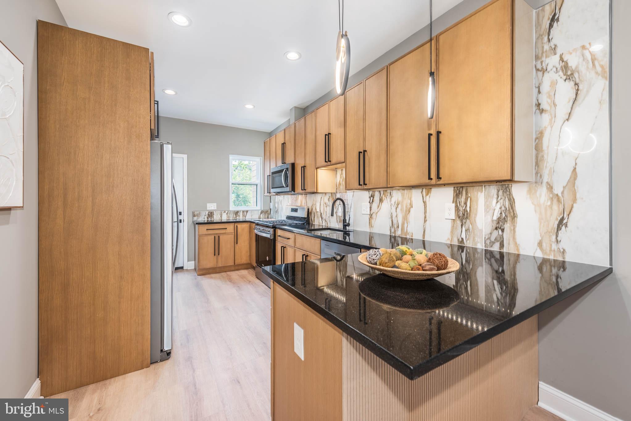 BROADWAY EAST - Residential