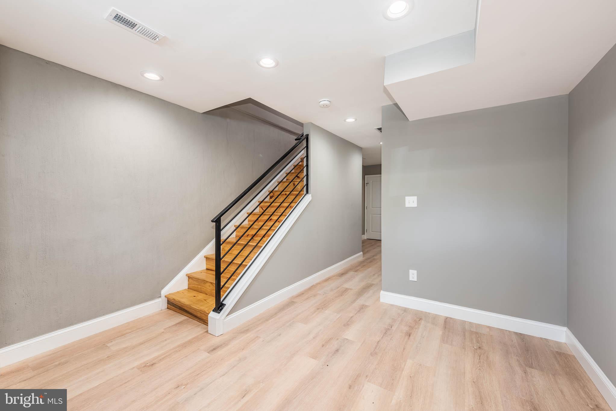 BROADWAY EAST - Residential