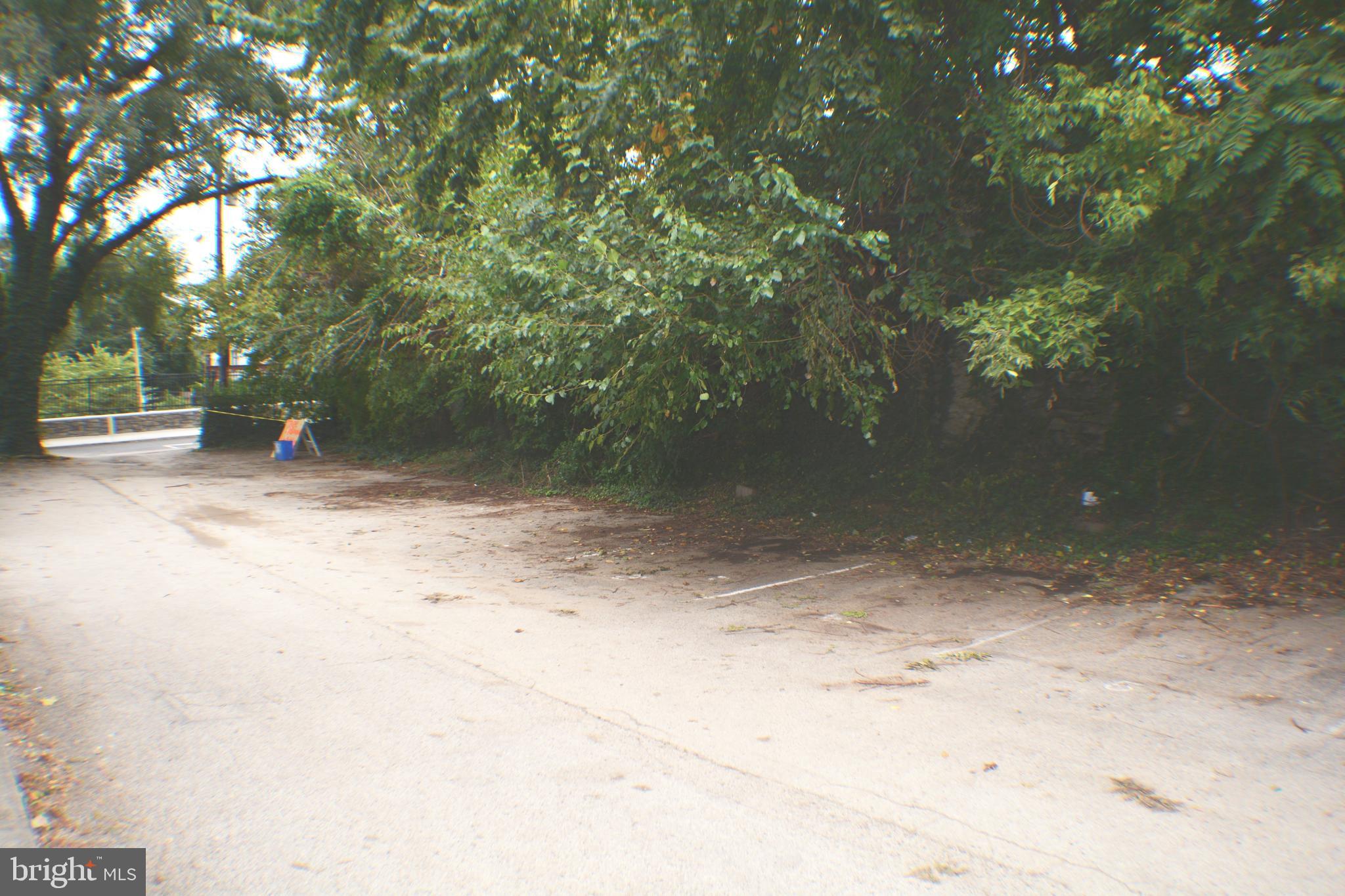 EAST FALLS - Residential Lease