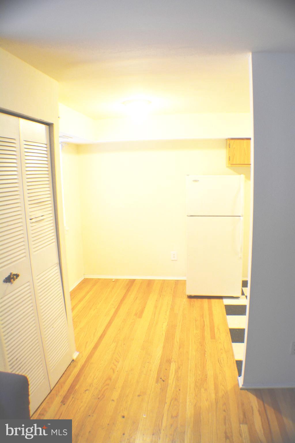 EAST FALLS - Residential Lease