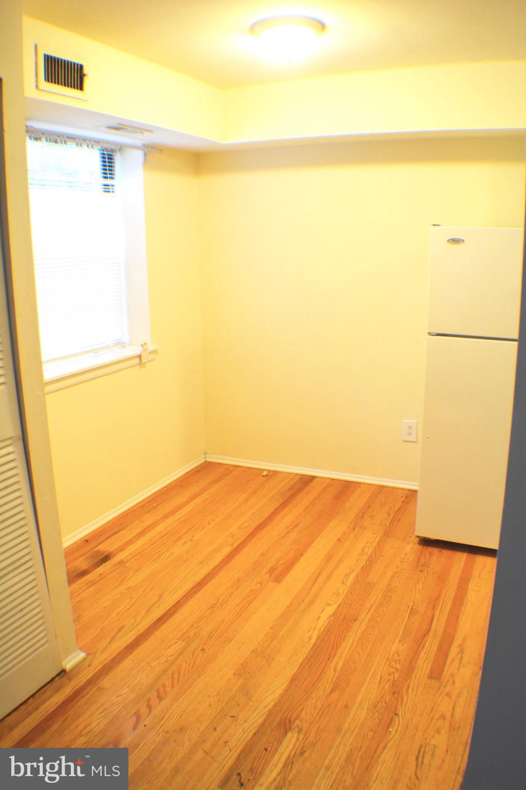 EAST FALLS - Residential Lease