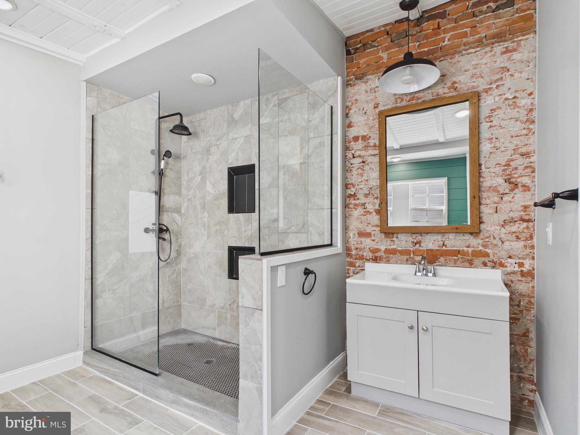 MANTUA - Residential