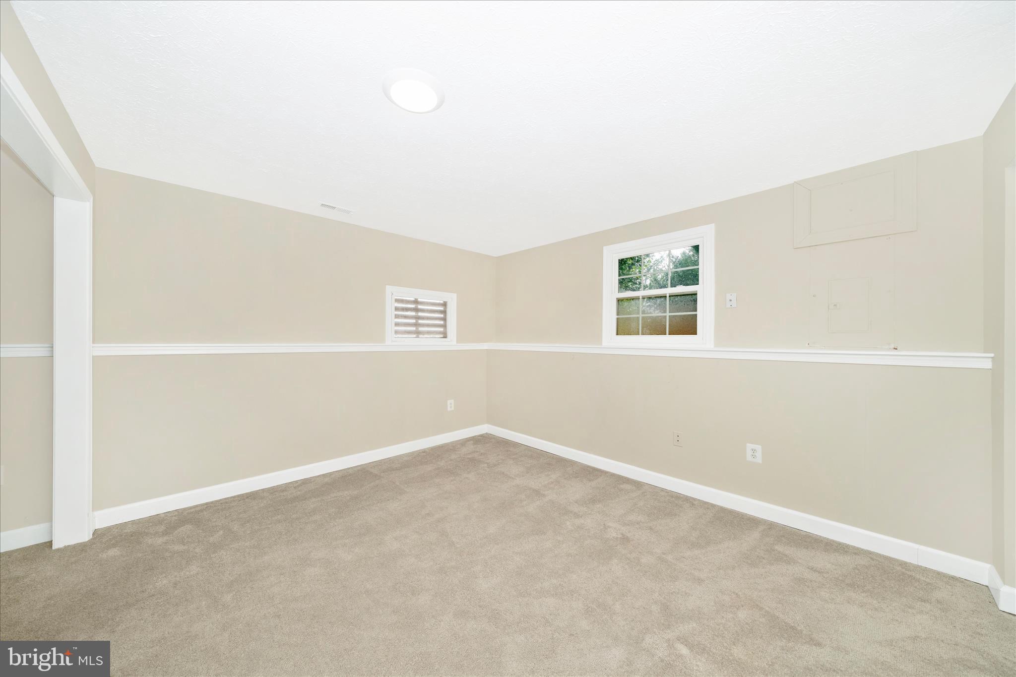 SENECA CHASE - Residential