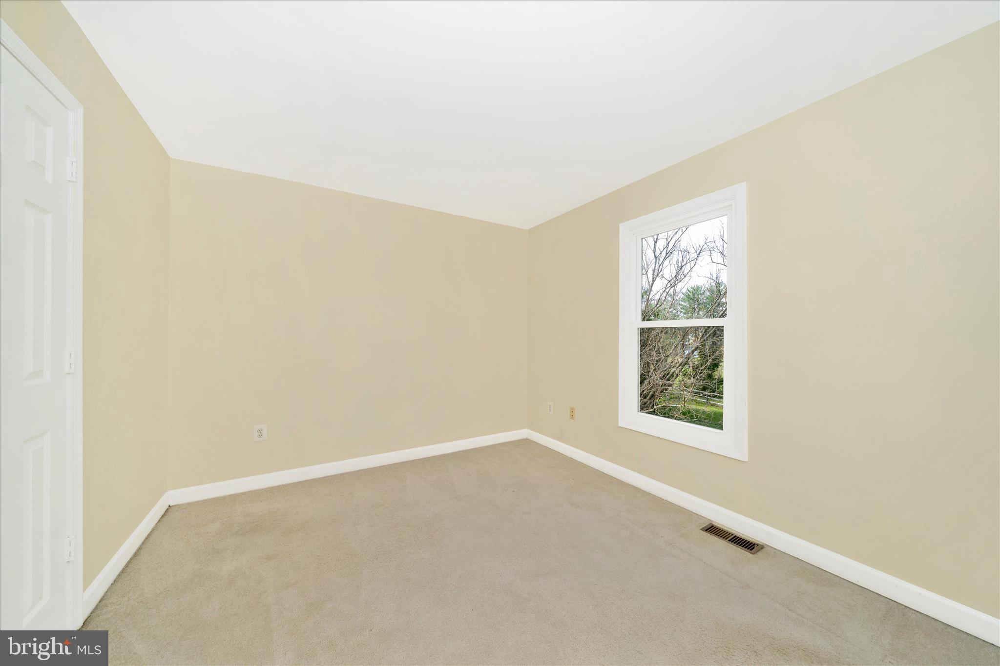 SENECA CHASE - Residential