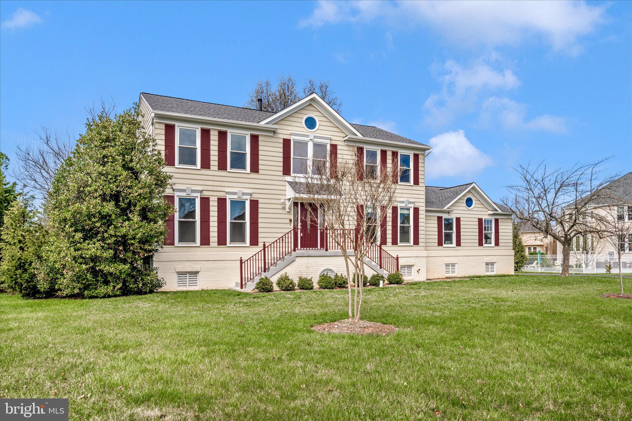 SENECA CHASE - Residential