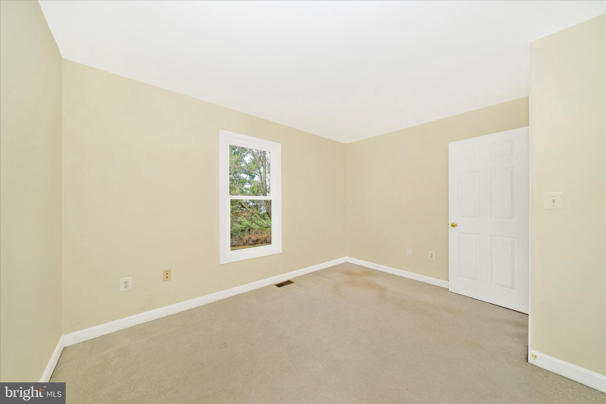 SENECA CHASE - Residential