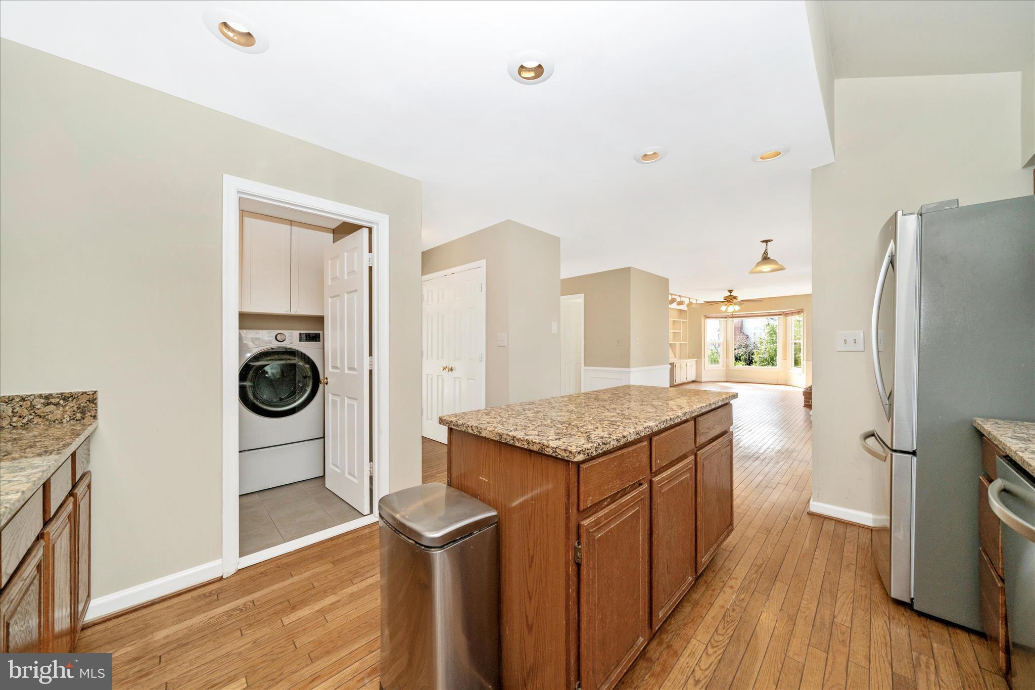 SENECA CHASE - Residential