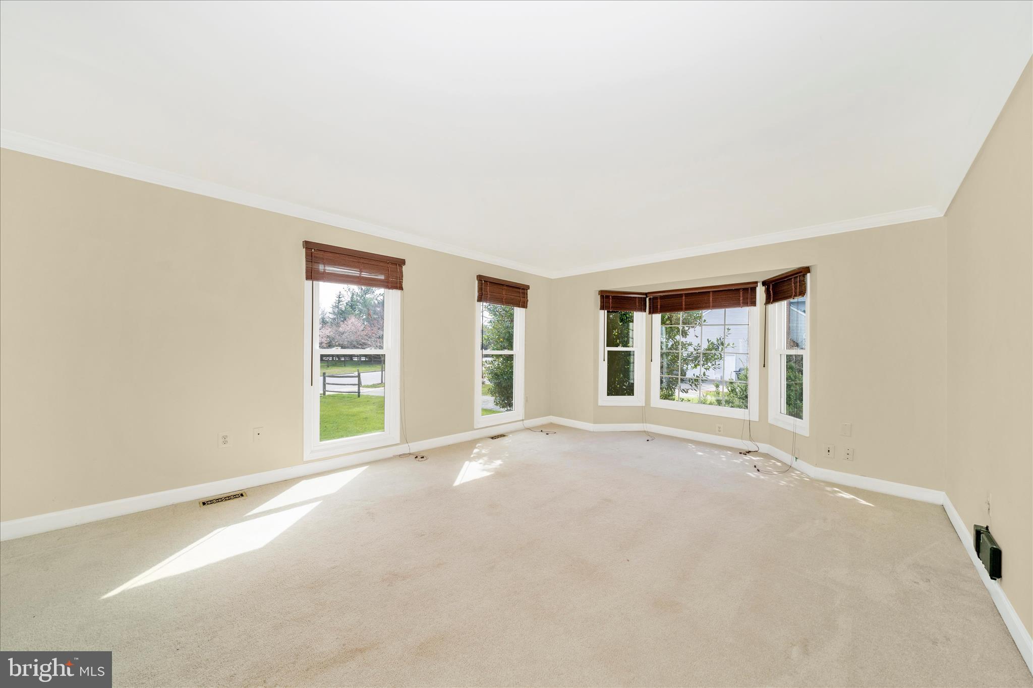 SENECA CHASE - Residential