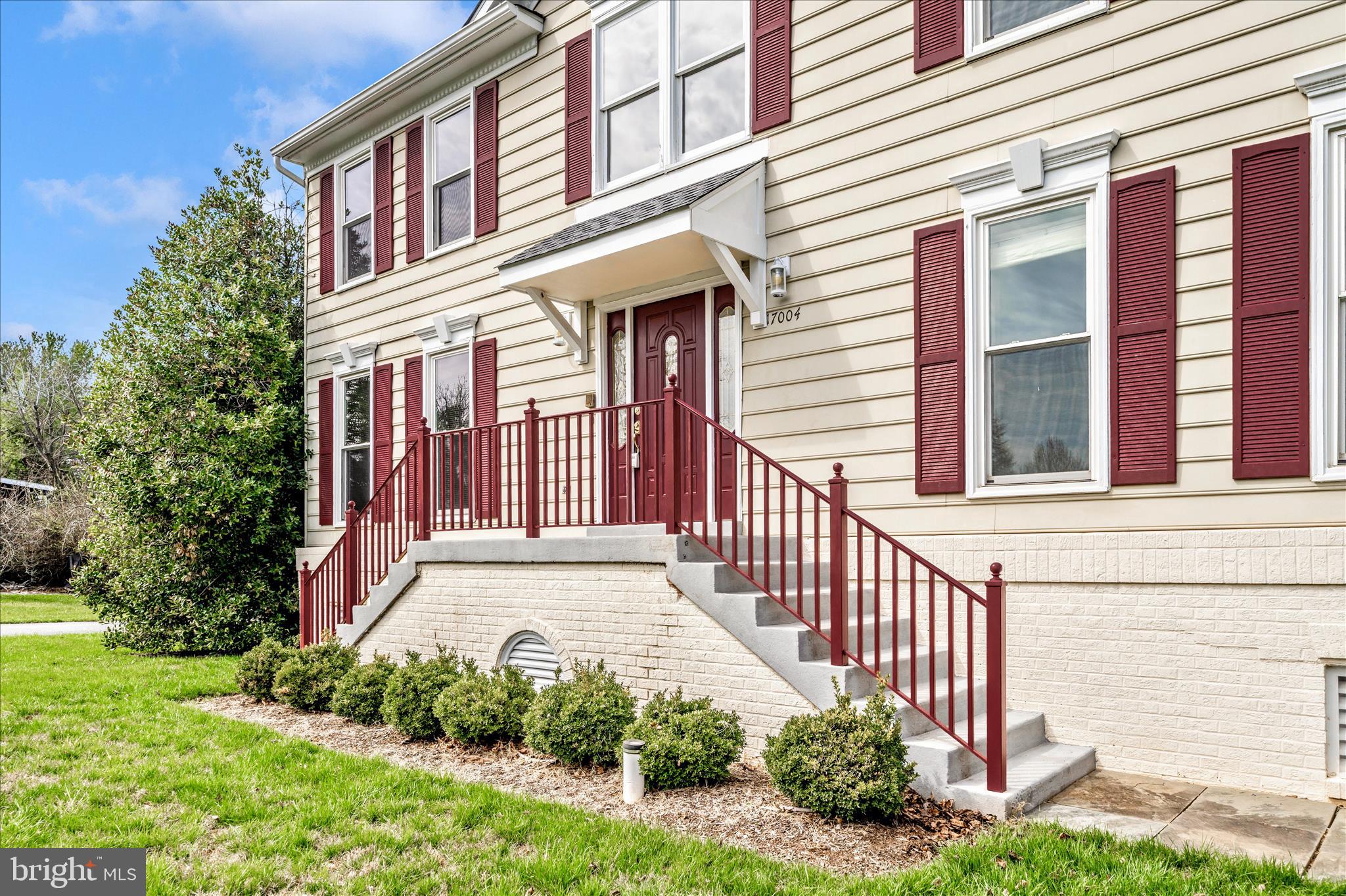 SENECA CHASE - Residential