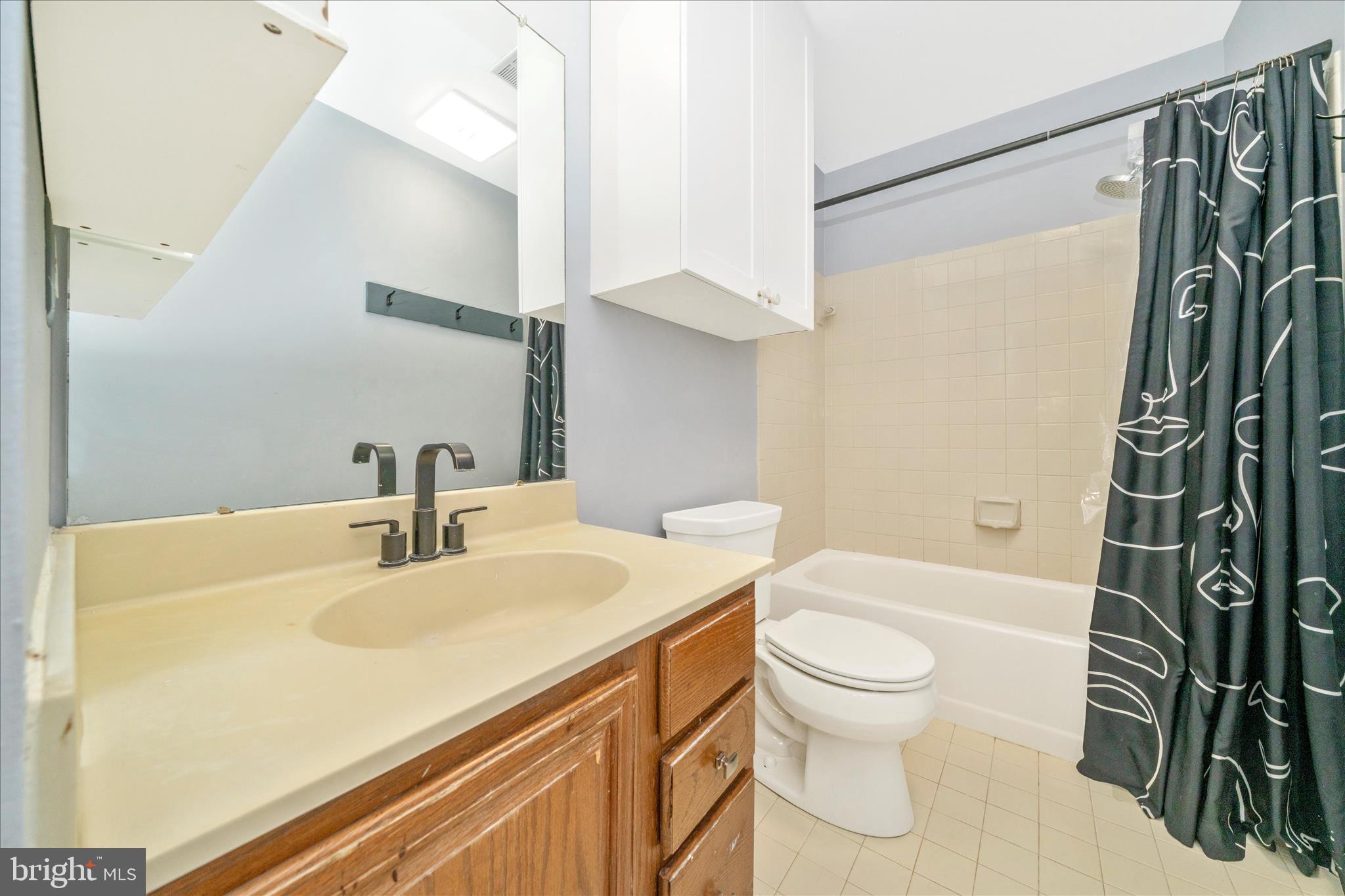 SENECA CHASE - Residential