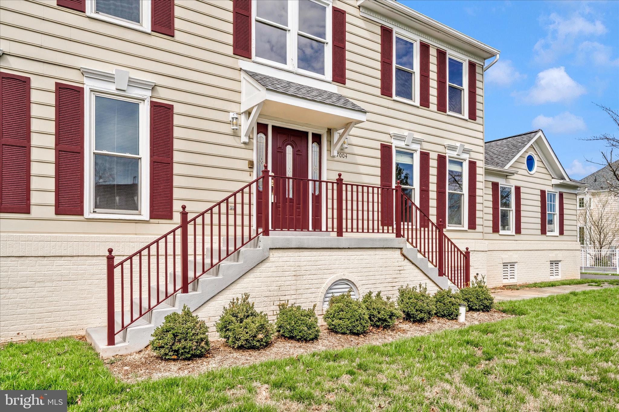 SENECA CHASE - Residential