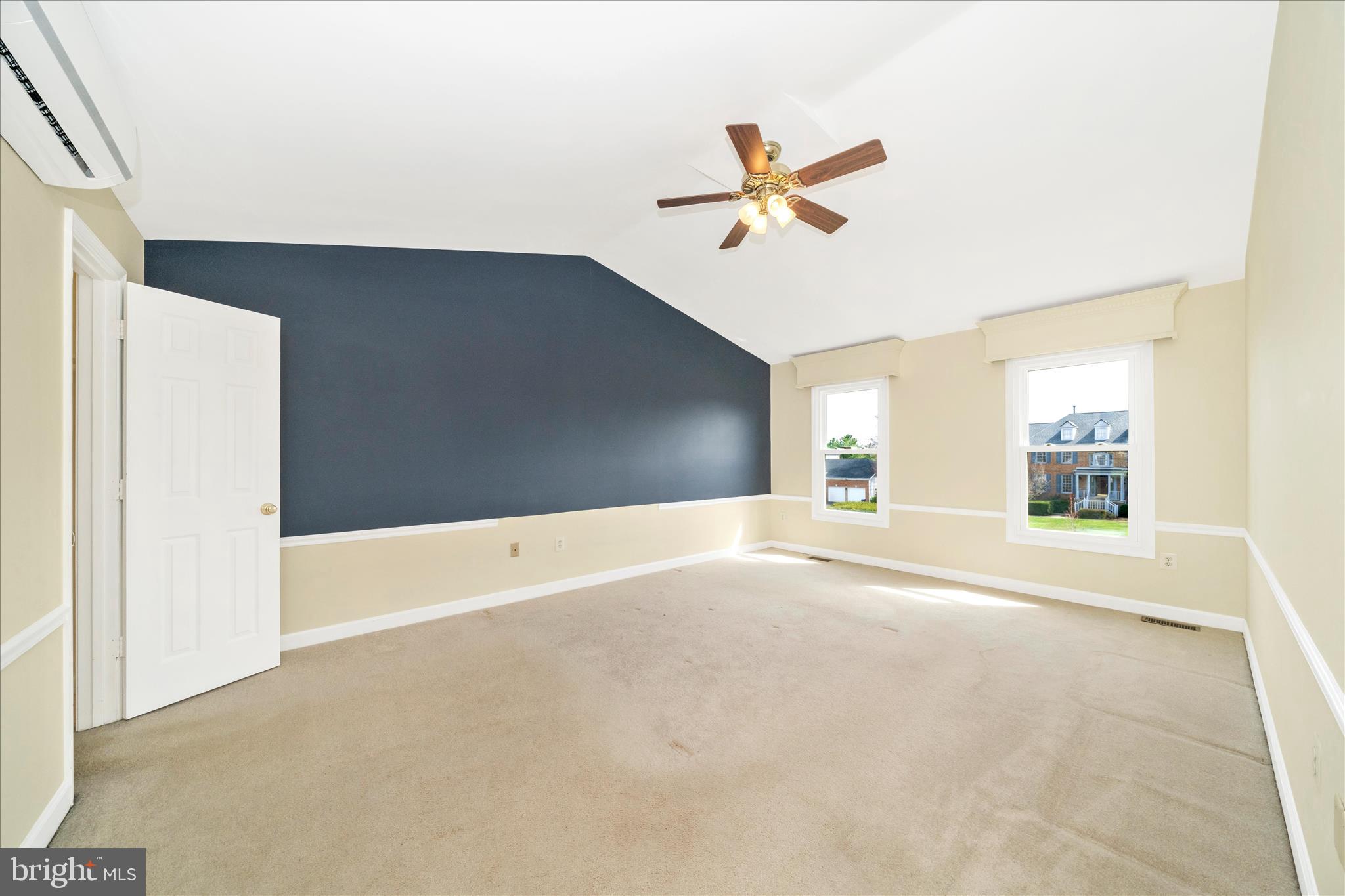 SENECA CHASE - Residential