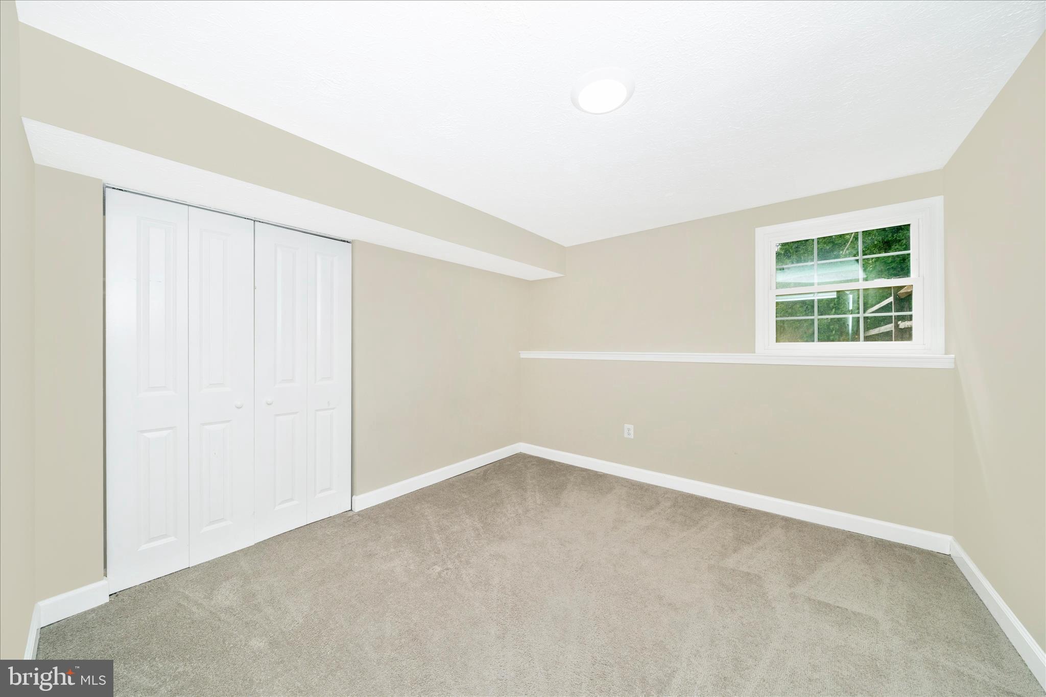 SENECA CHASE - Residential